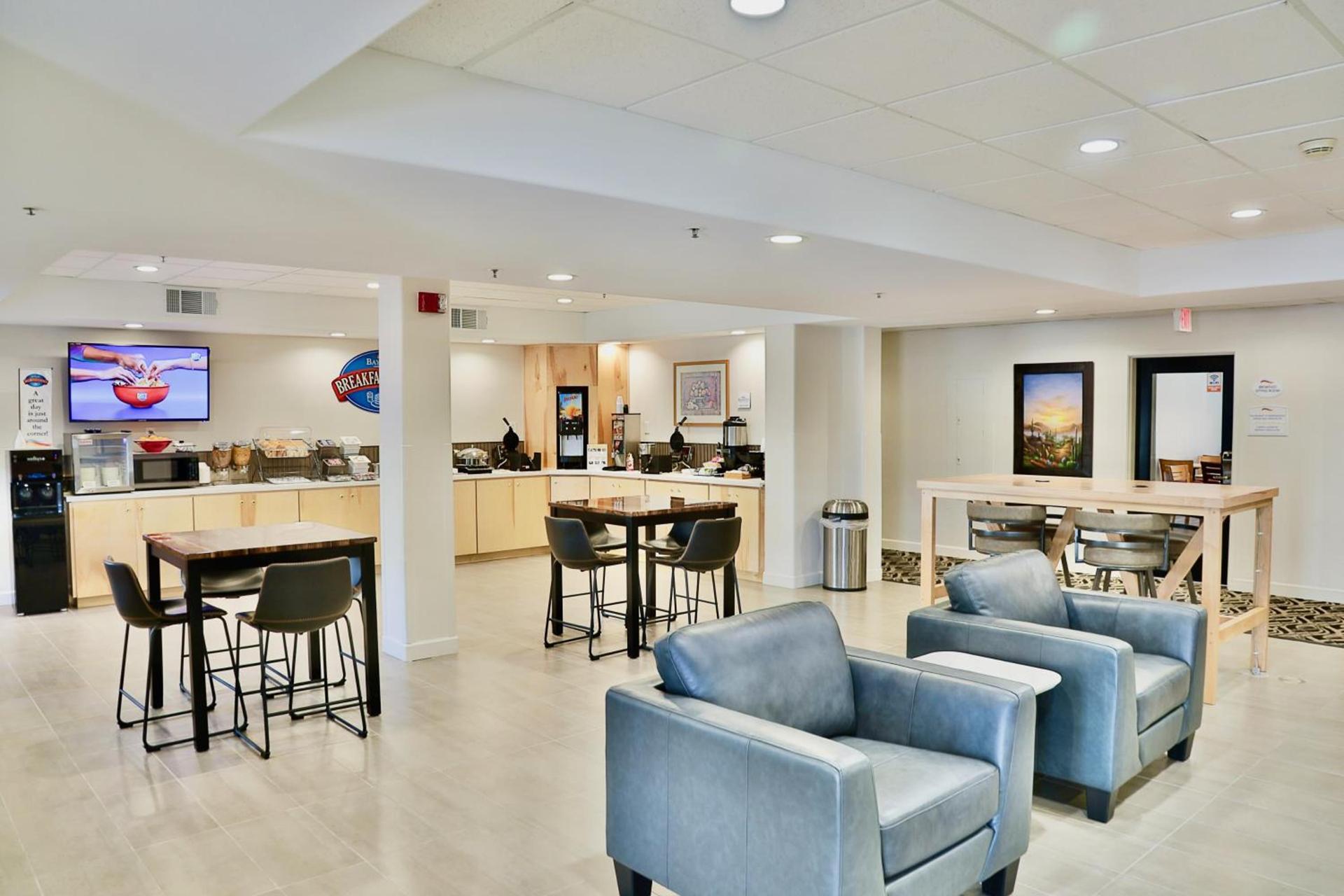 Baymont by Wyndham Tucson Airport photo 57