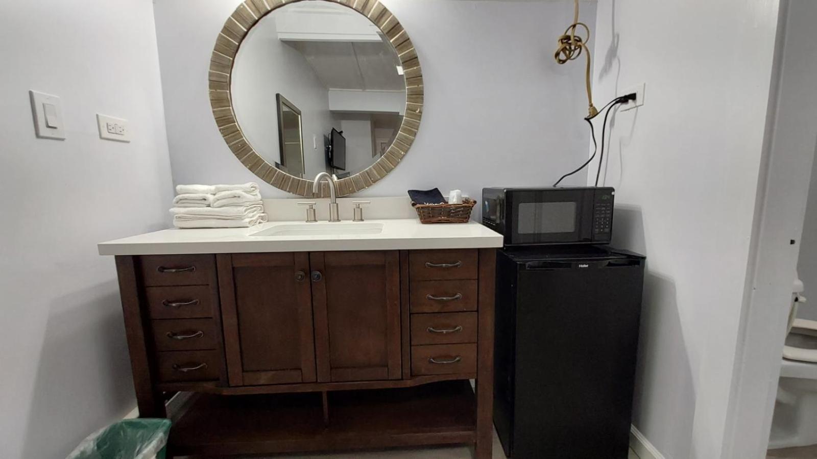 Village Motel photo 8