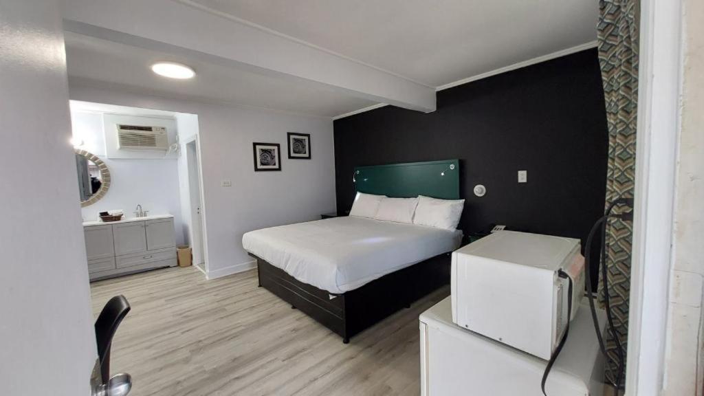 Village Motel photo 15