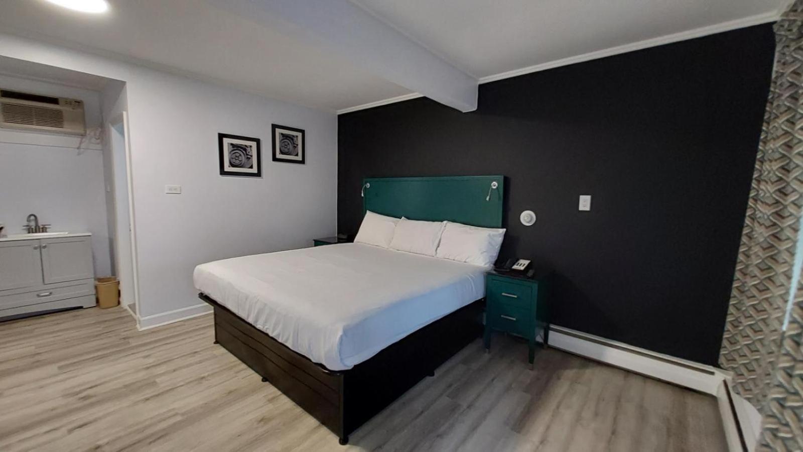 Village Motel photo 42