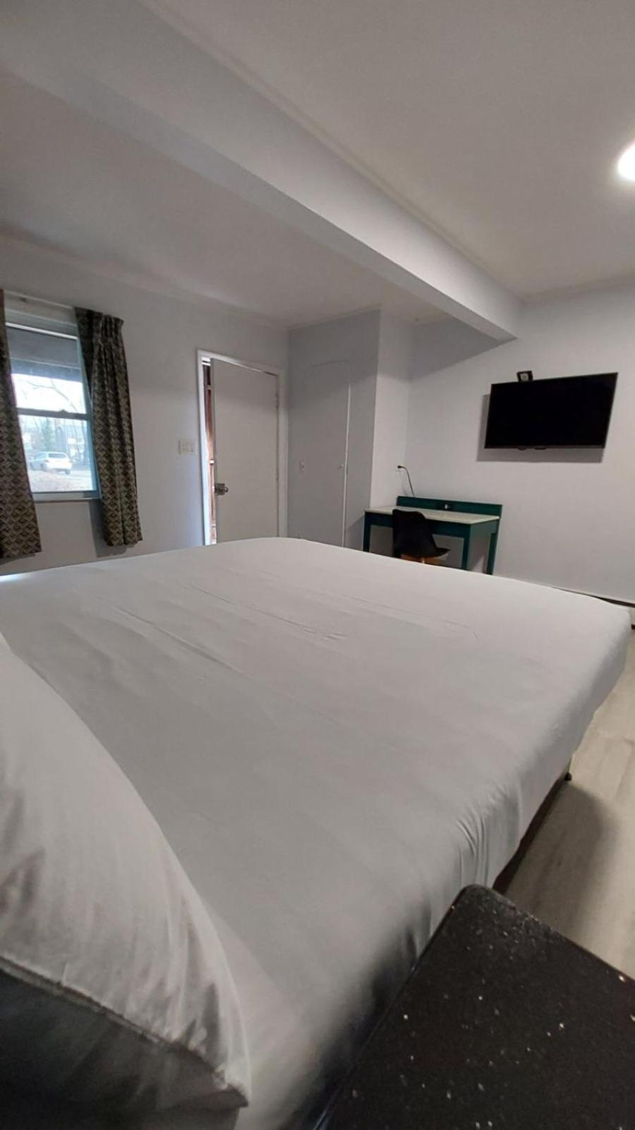 Village Motel photo 51