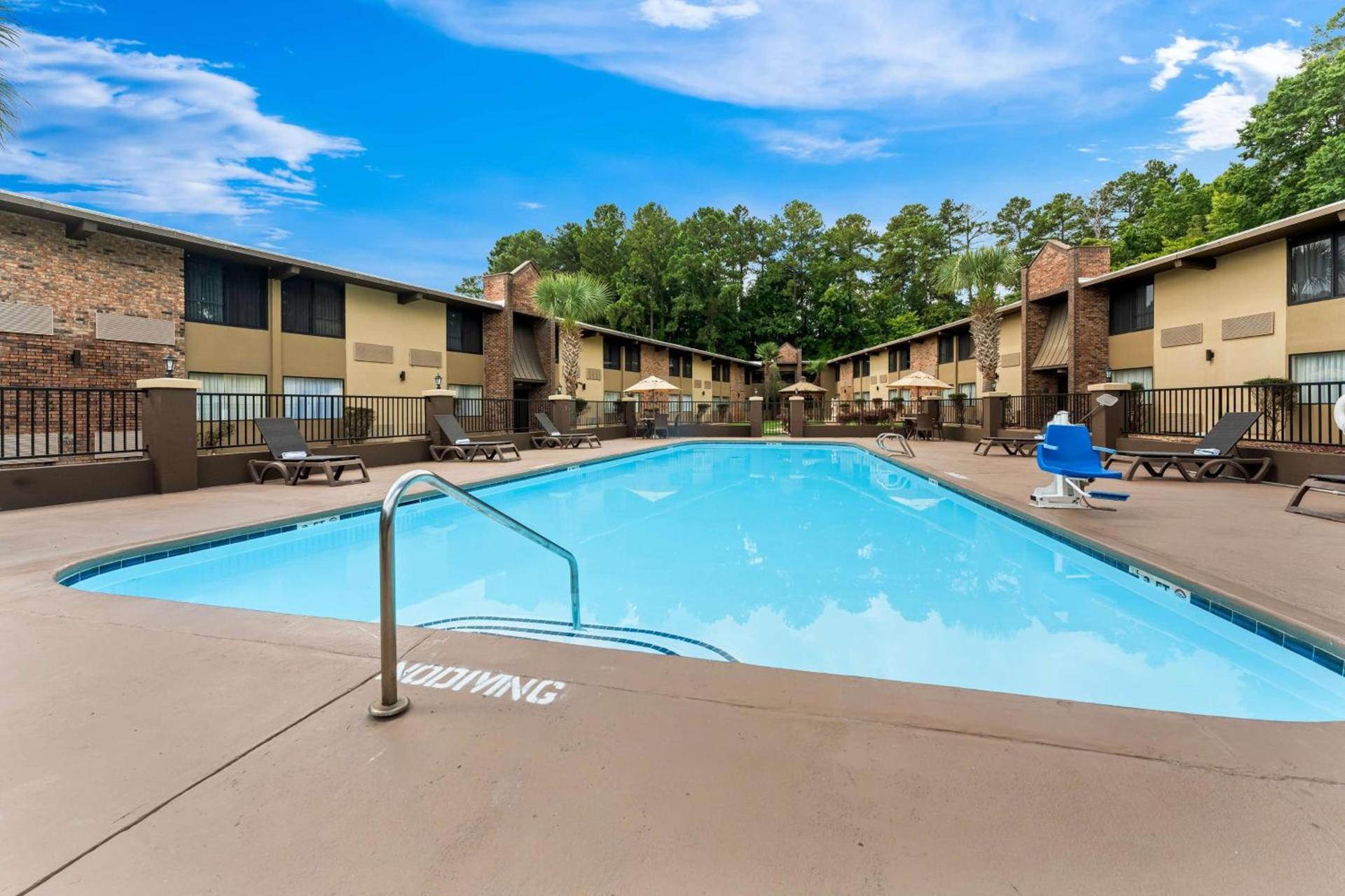 Best Western Riverside Inn photo 2