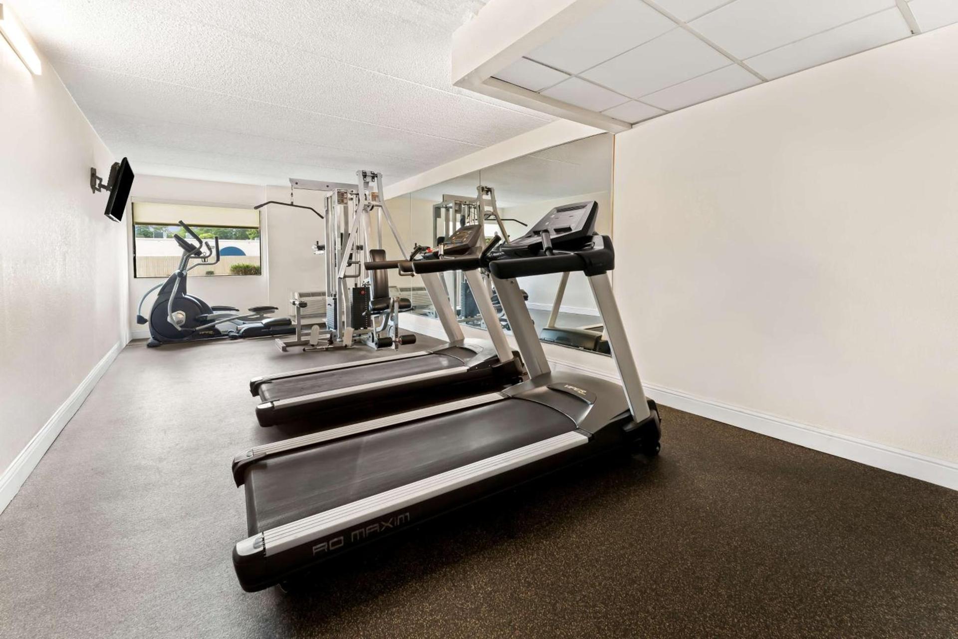 Best Western Riverside Inn photo 32