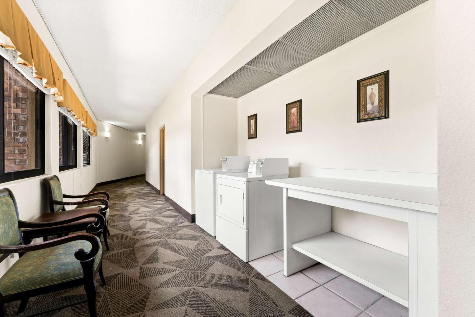 Best Western Riverside Inn photo 18