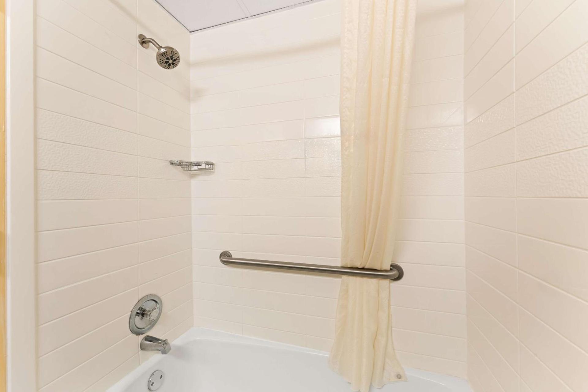 Best Western Riverside Inn photo 20