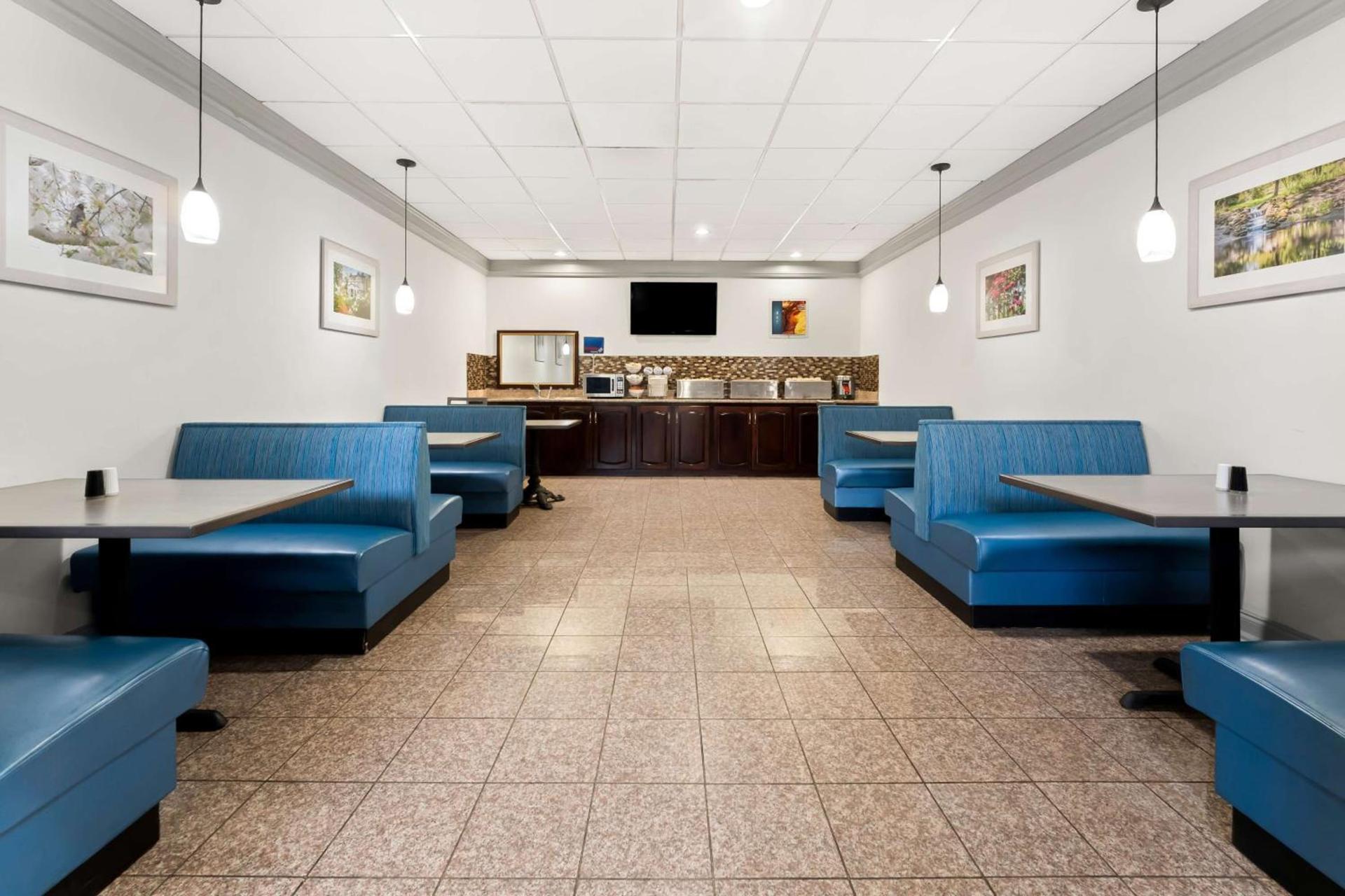 Best Western Riverside Inn photo 25