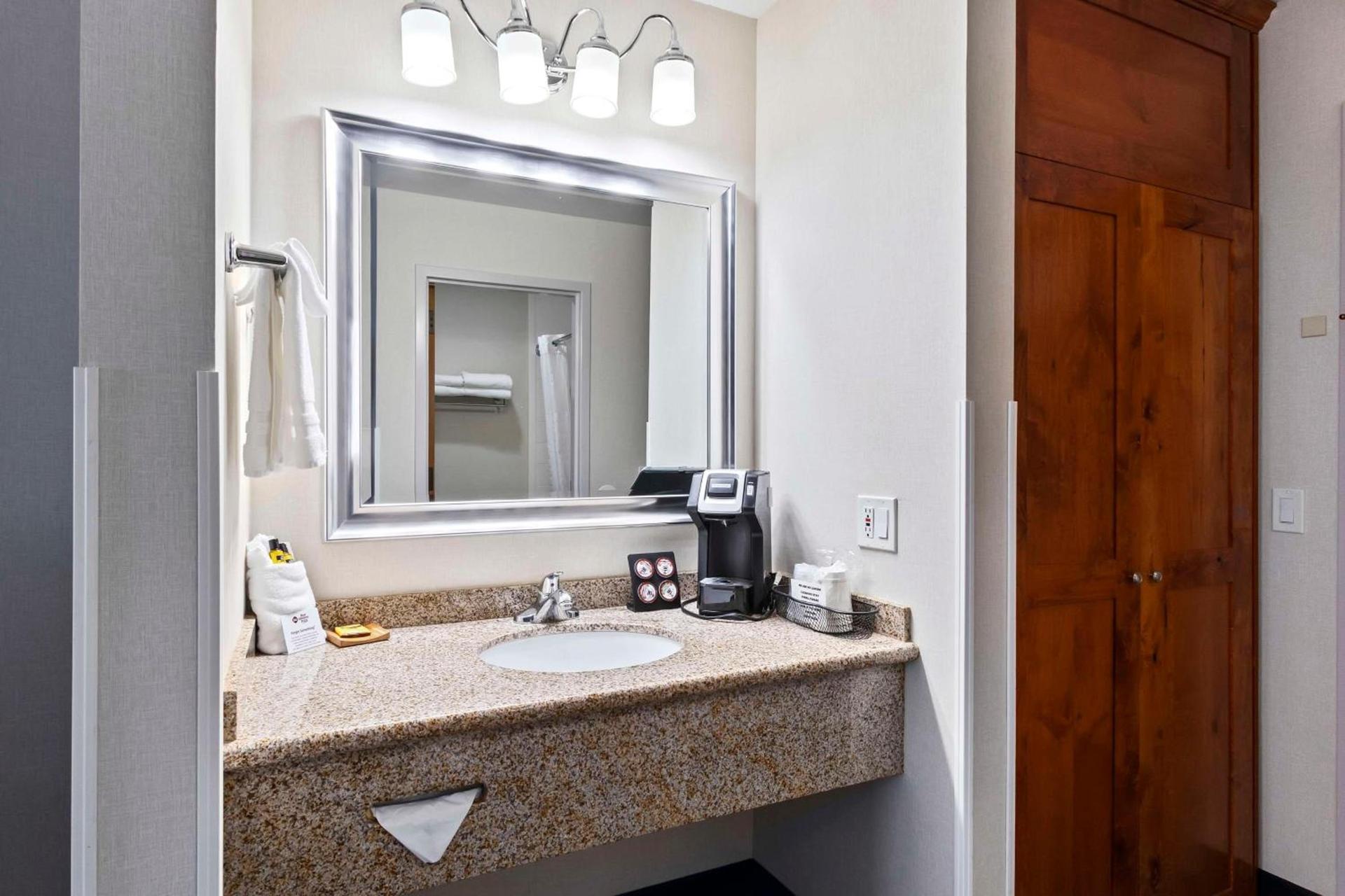 Best Western Plus Twin Falls Hotel photo 31