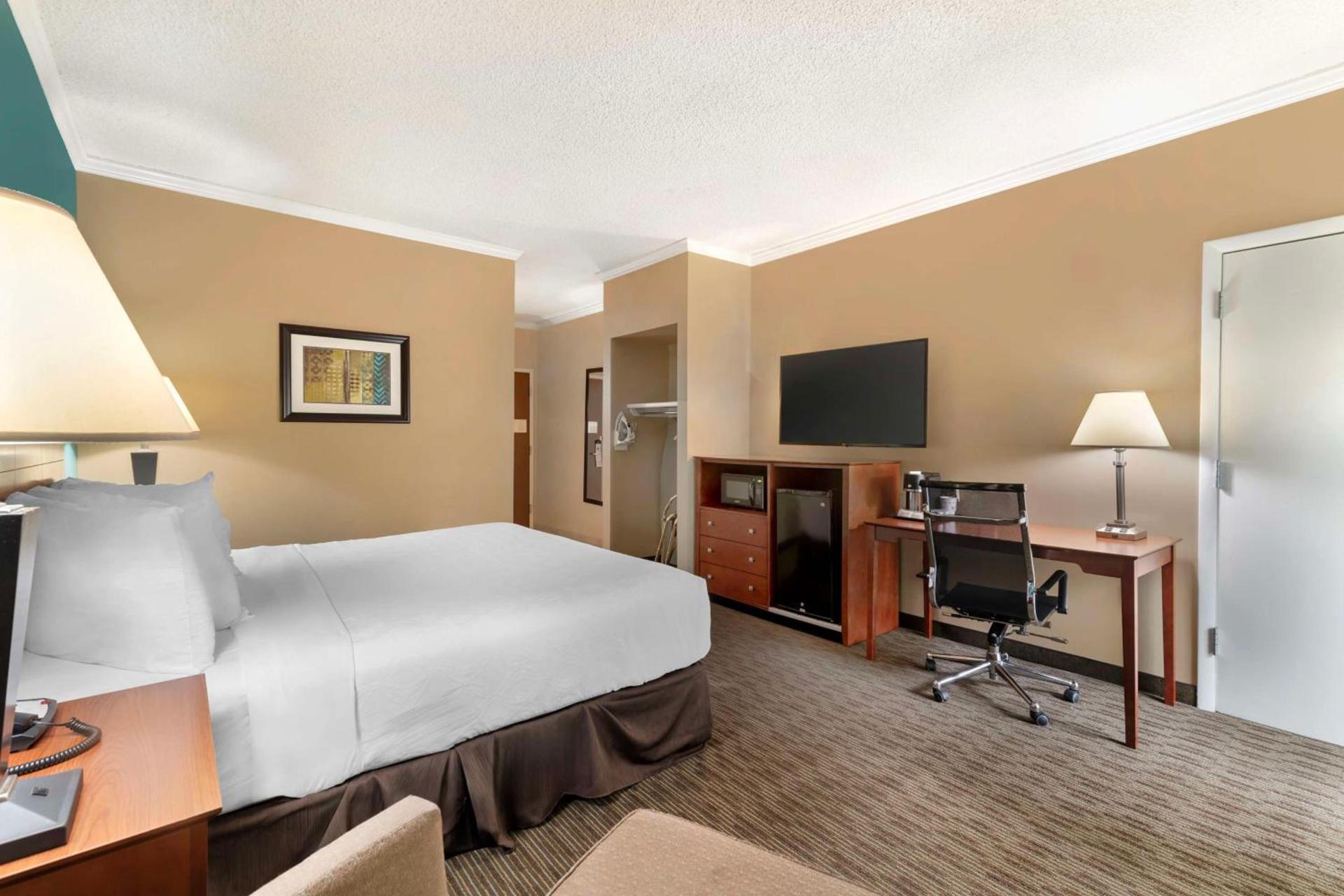 Best Western Plus Plattsburgh photo 13