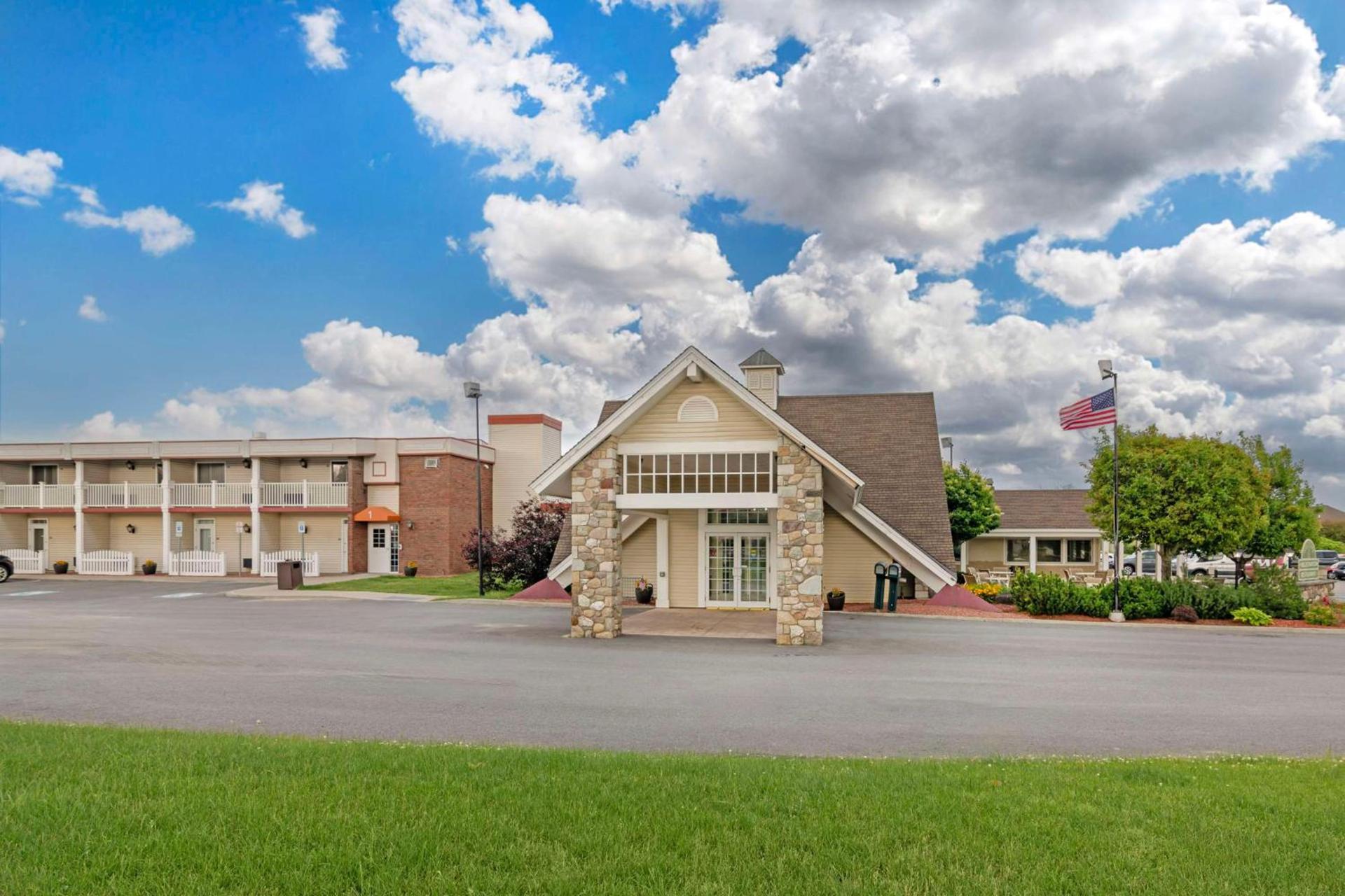 Best Western Plus Plattsburgh photo 14
