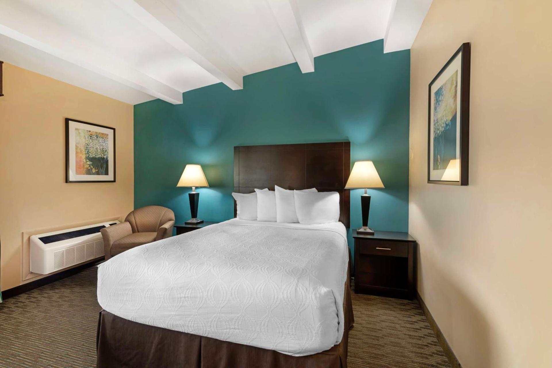 Best Western Plus Plattsburgh photo 16