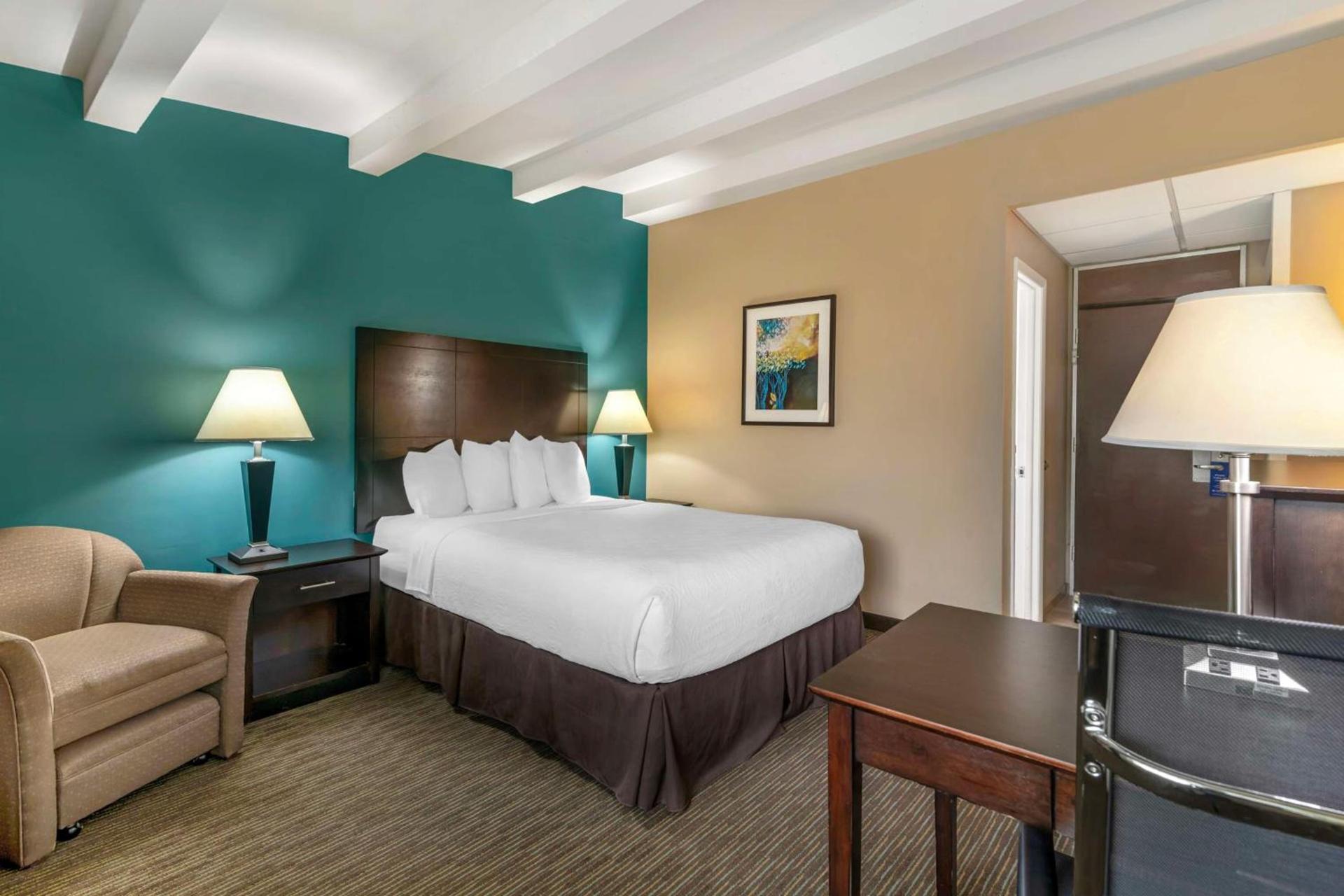Best Western Plus Plattsburgh photo 17