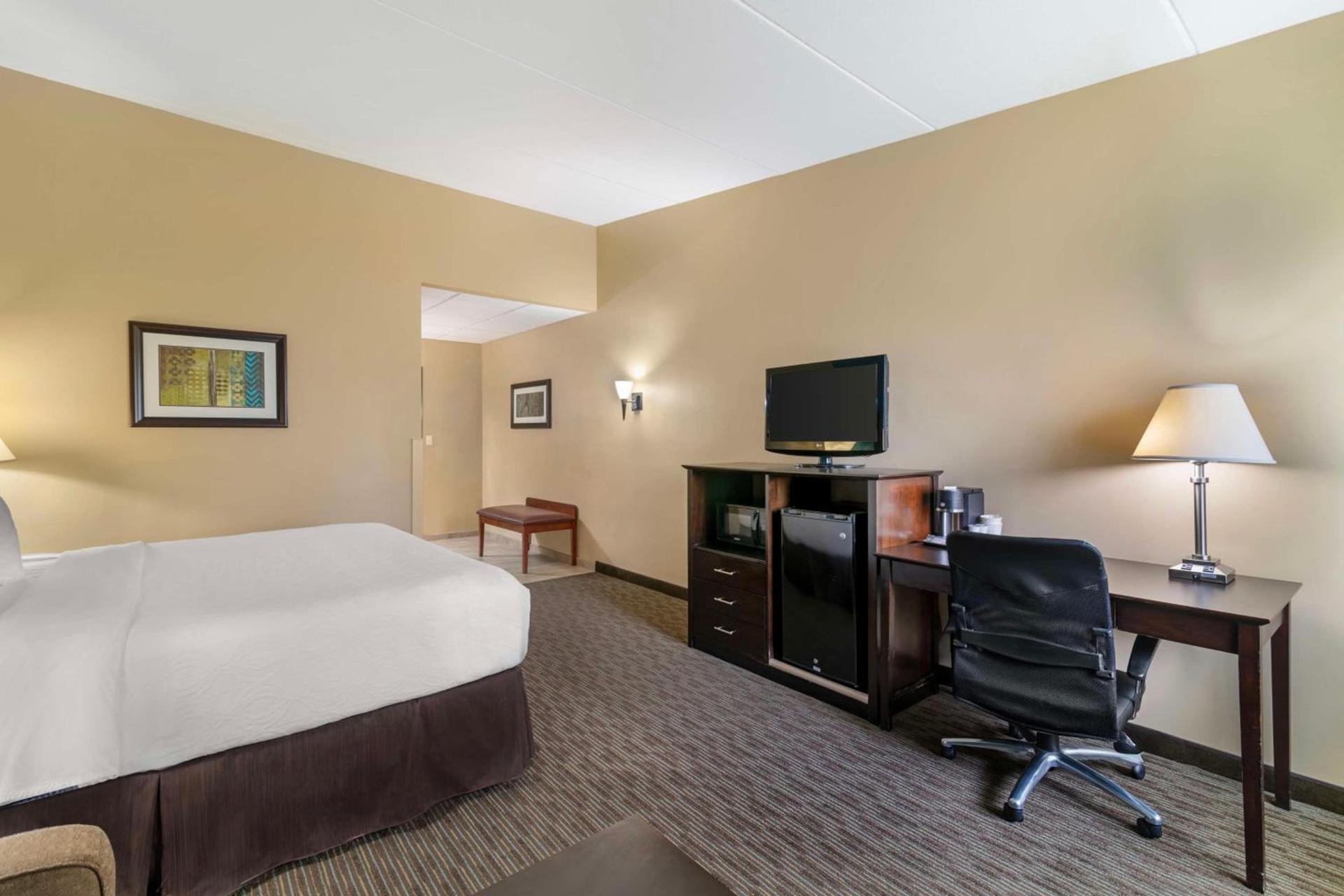 Best Western Plus Plattsburgh photo 31