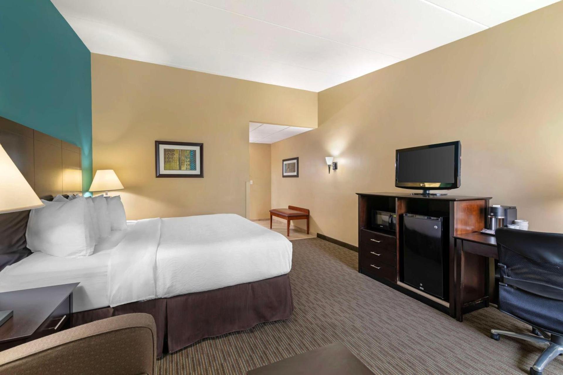 Best Western Plus Plattsburgh photo 32