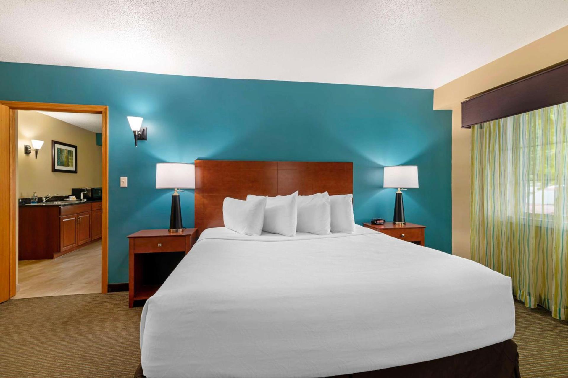 Best Western Plus Plattsburgh photo 33