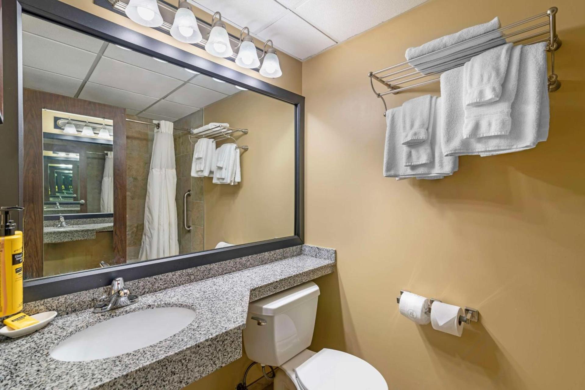 Best Western Plus Plattsburgh photo 35