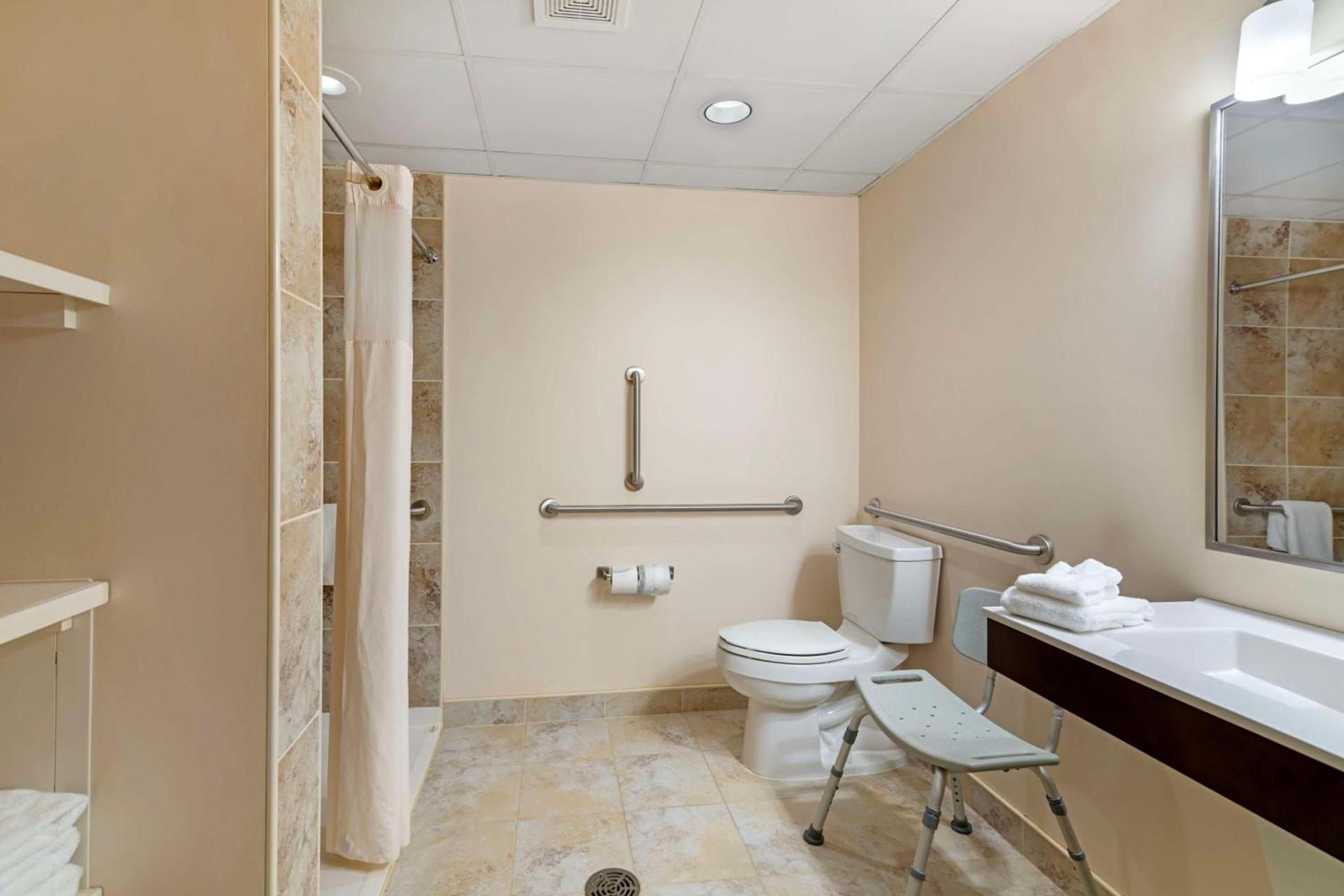 Best Western Plus Plattsburgh photo 36