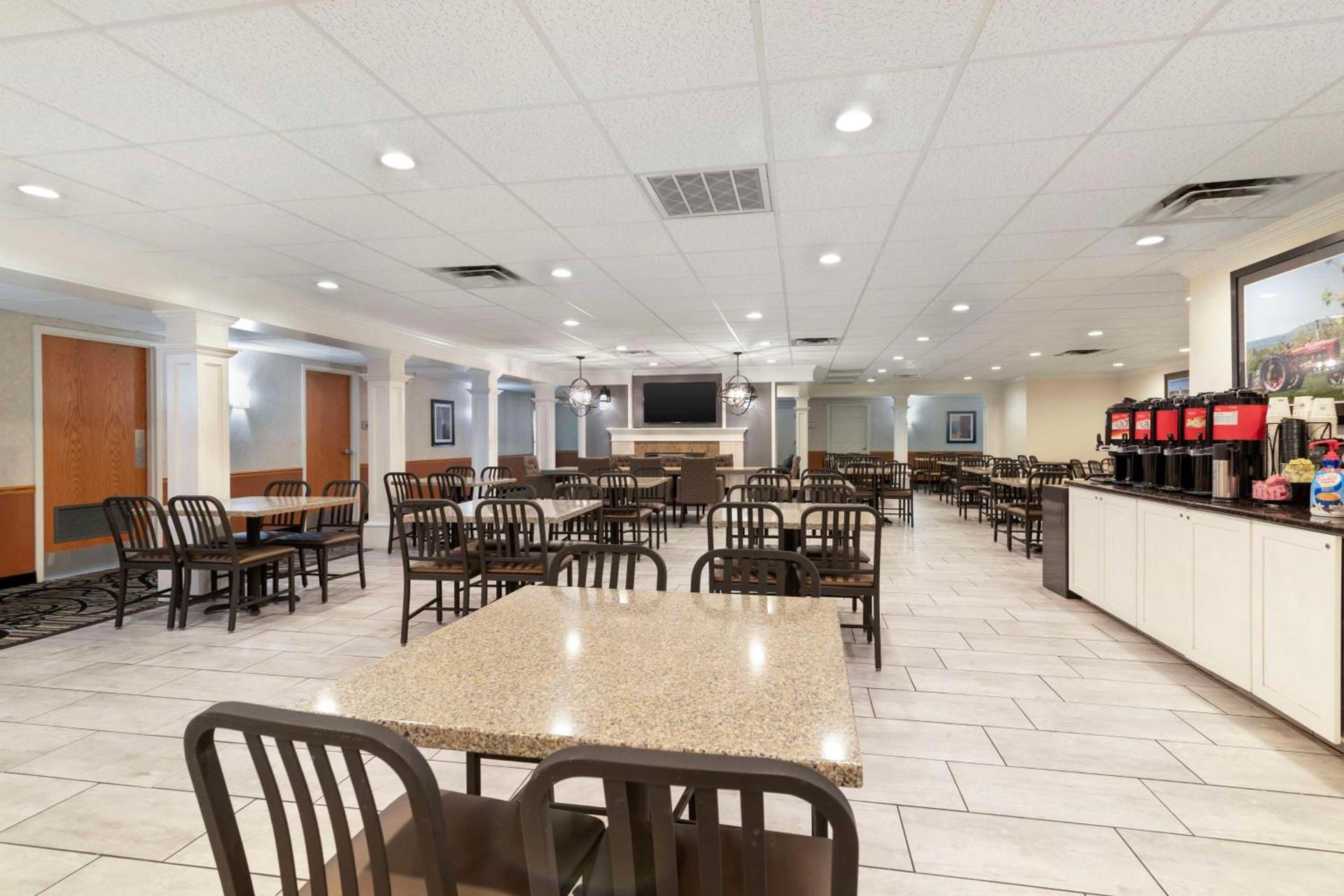 Best Western Plus Plattsburgh photo 55