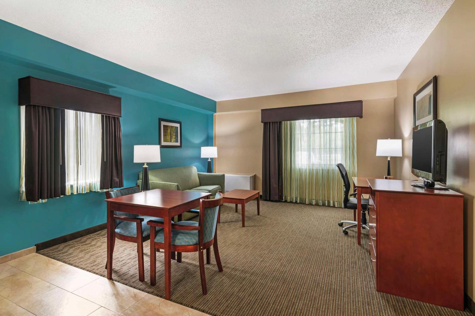 Best Western Plus Plattsburgh photo 57