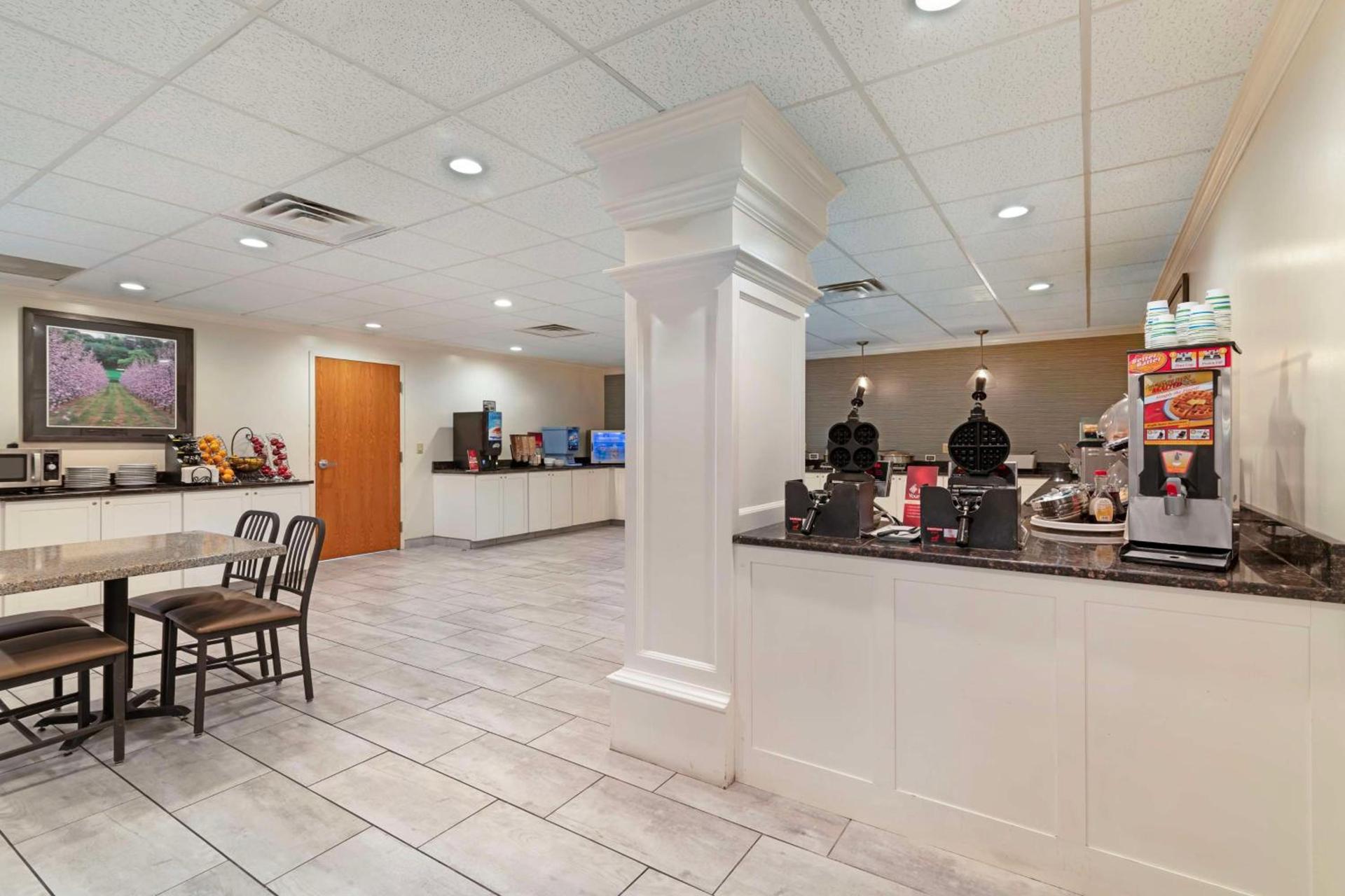 Best Western Plus Plattsburgh photo 58