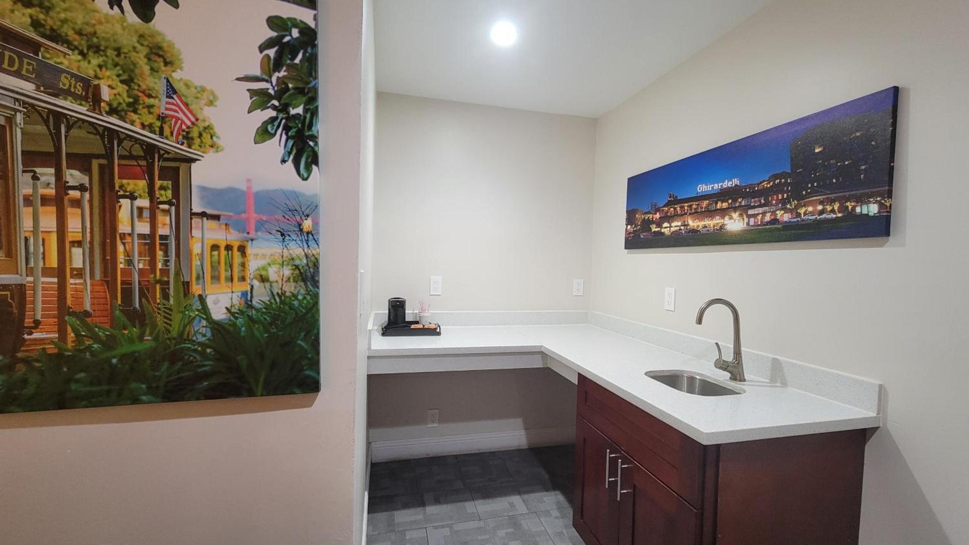 Presidio Parkway Inn photo 26