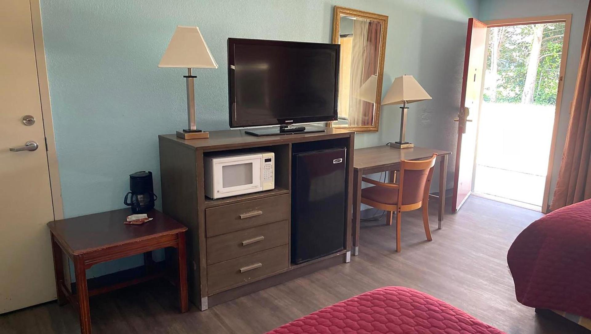 Mayfair Inn photo 14