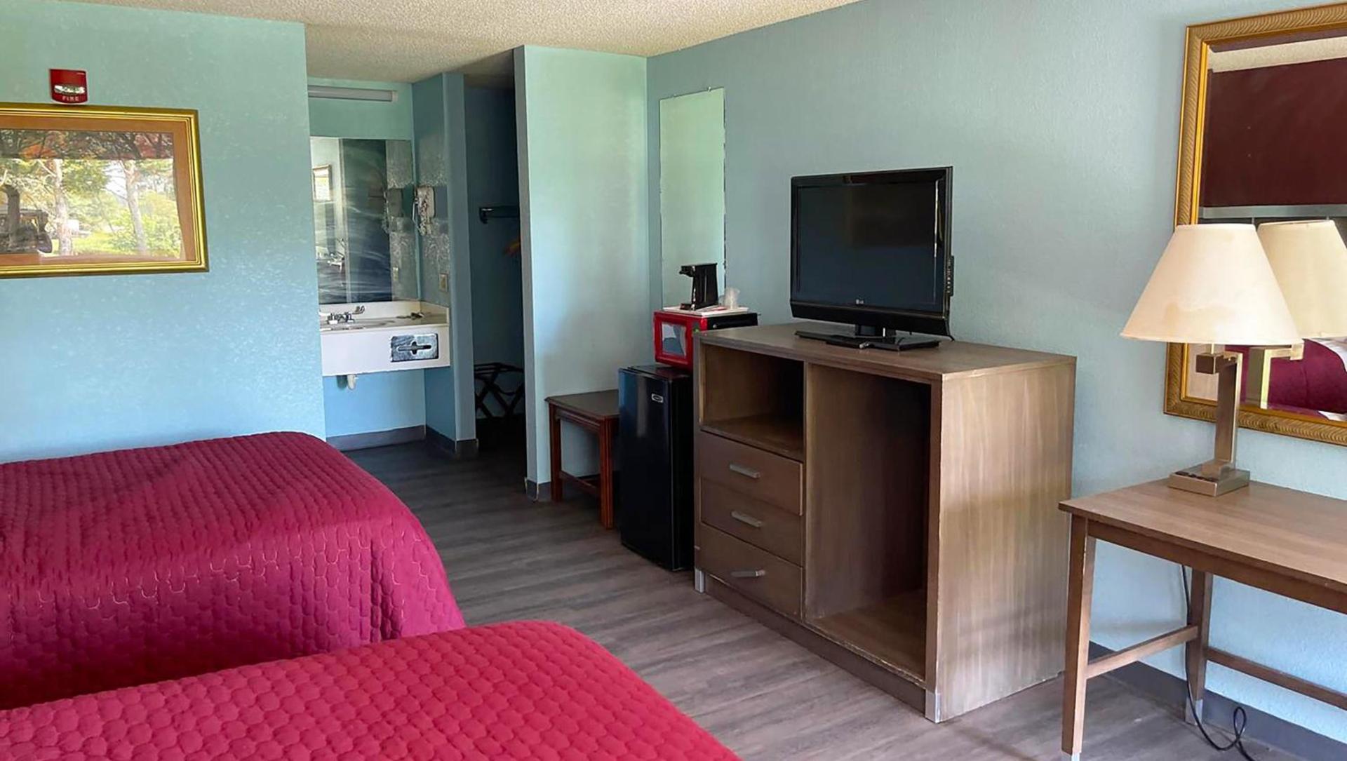Mayfair Inn photo 13
