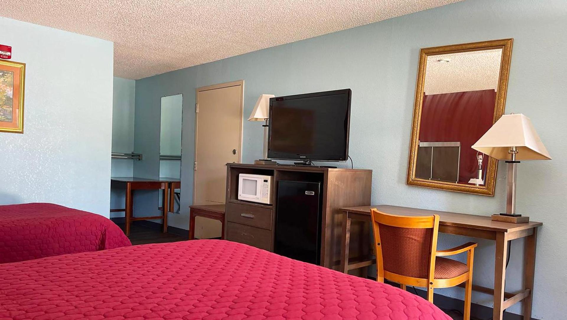 Mayfair Inn photo 12