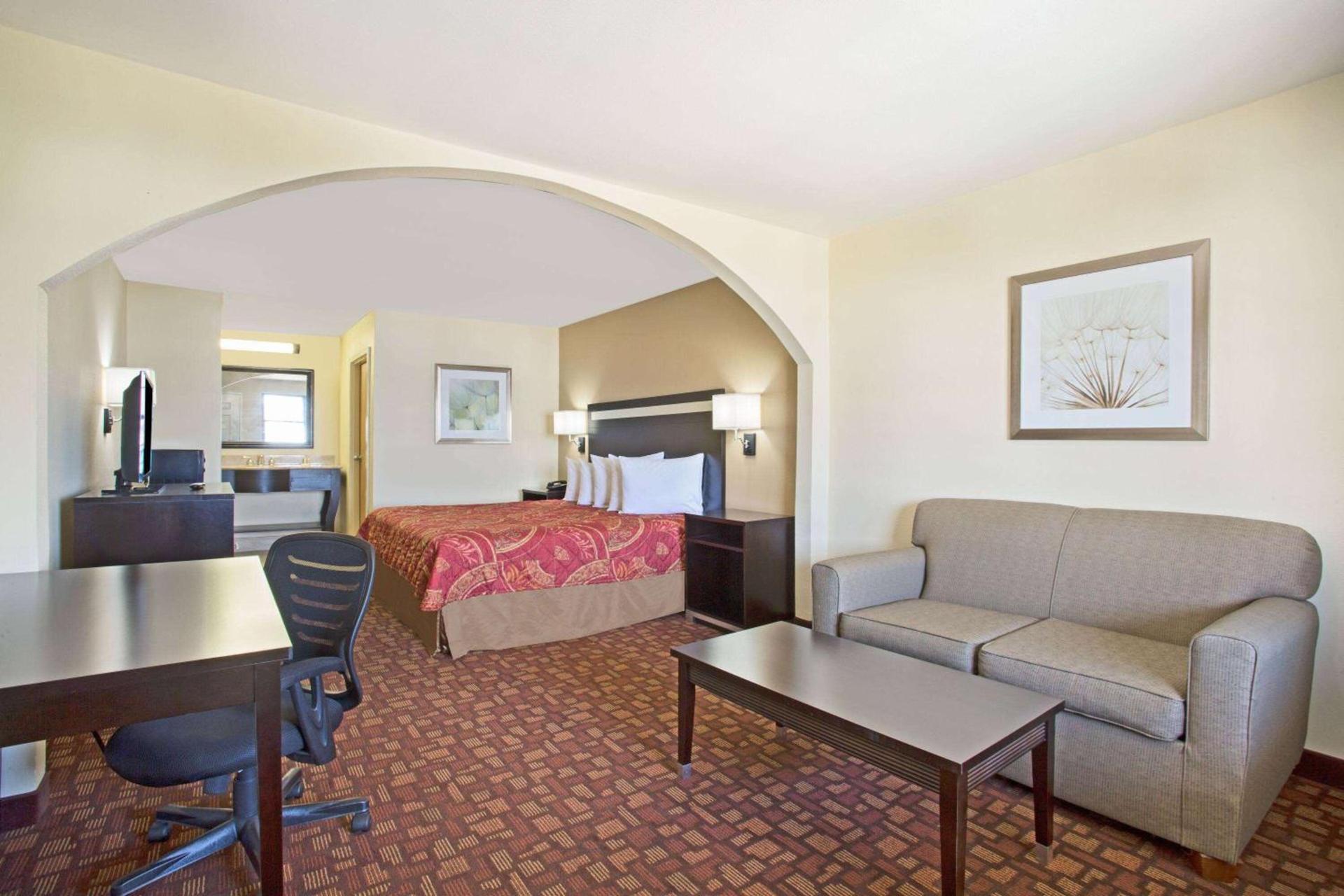Days Inn by Wyndham Hammond photo 12