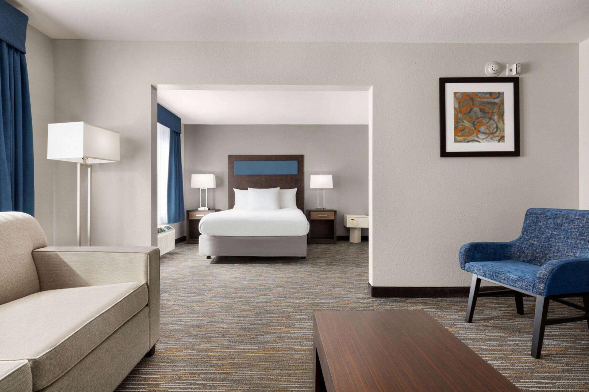 Wingate By Wyndham Southport photo 16