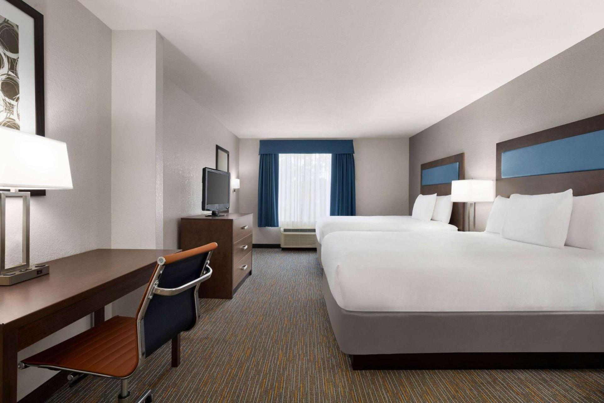 Wingate By Wyndham Southport photo 13