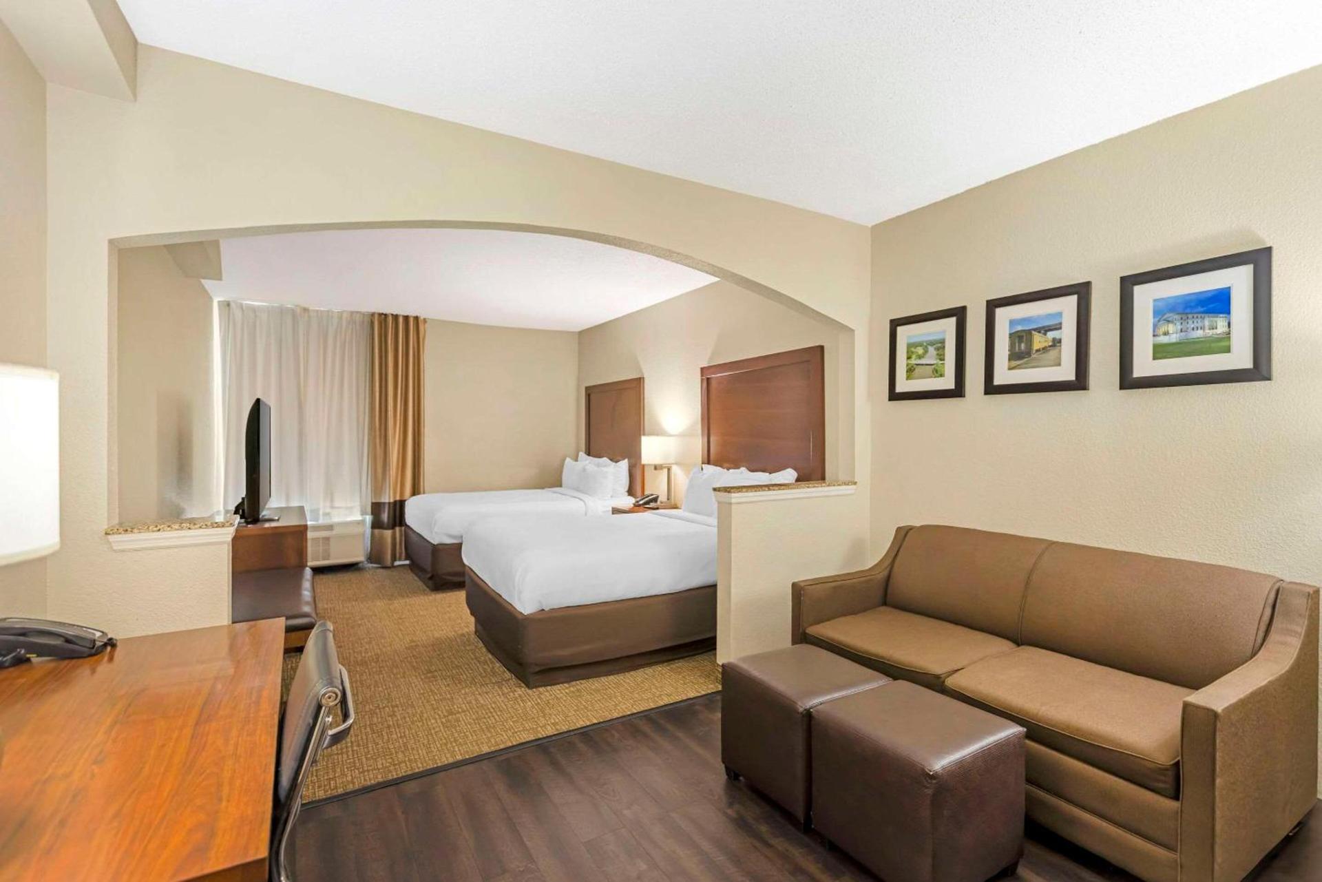 Comfort Inn Meridian - Bonita Lakes photo 11