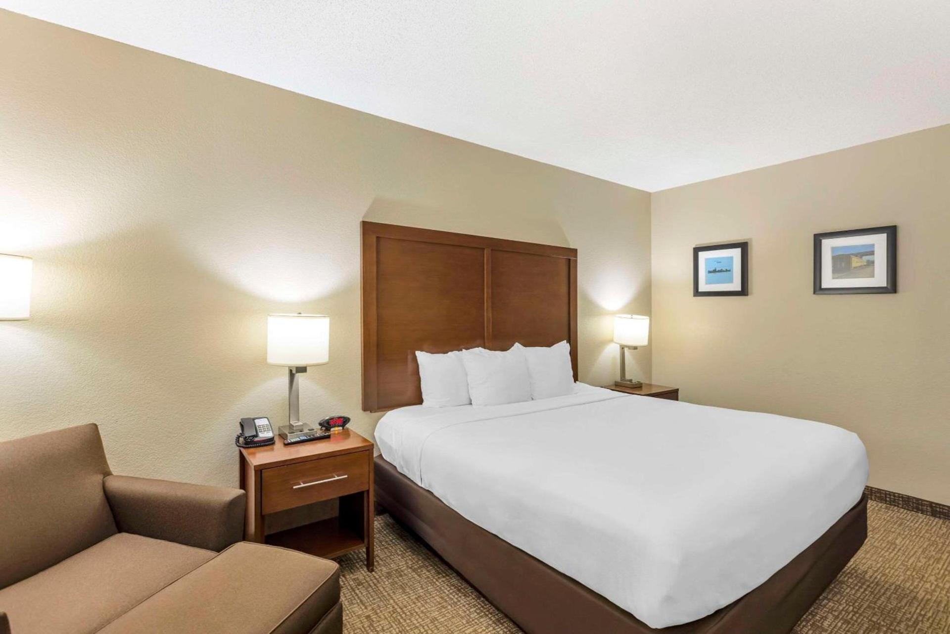 Comfort Inn Meridian - Bonita Lakes photo 14
