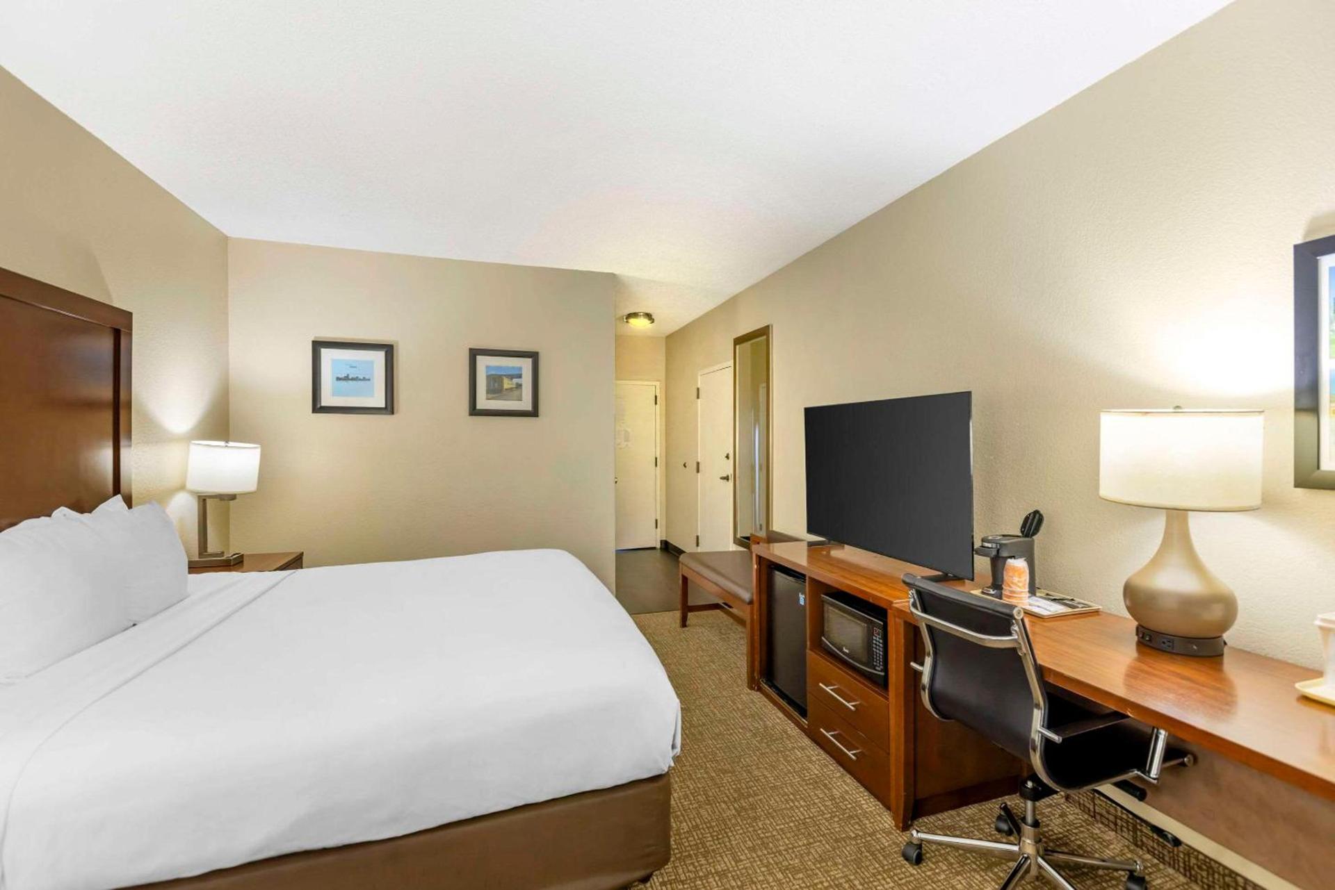 Comfort Inn Meridian - Bonita Lakes photo 15