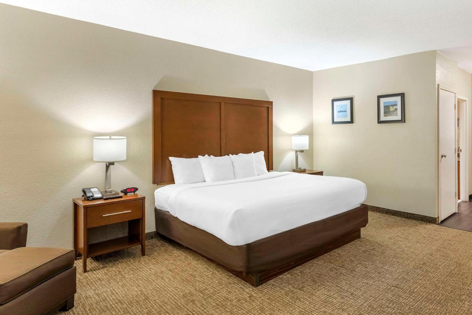Comfort Inn Meridian - Bonita Lakes photo 18