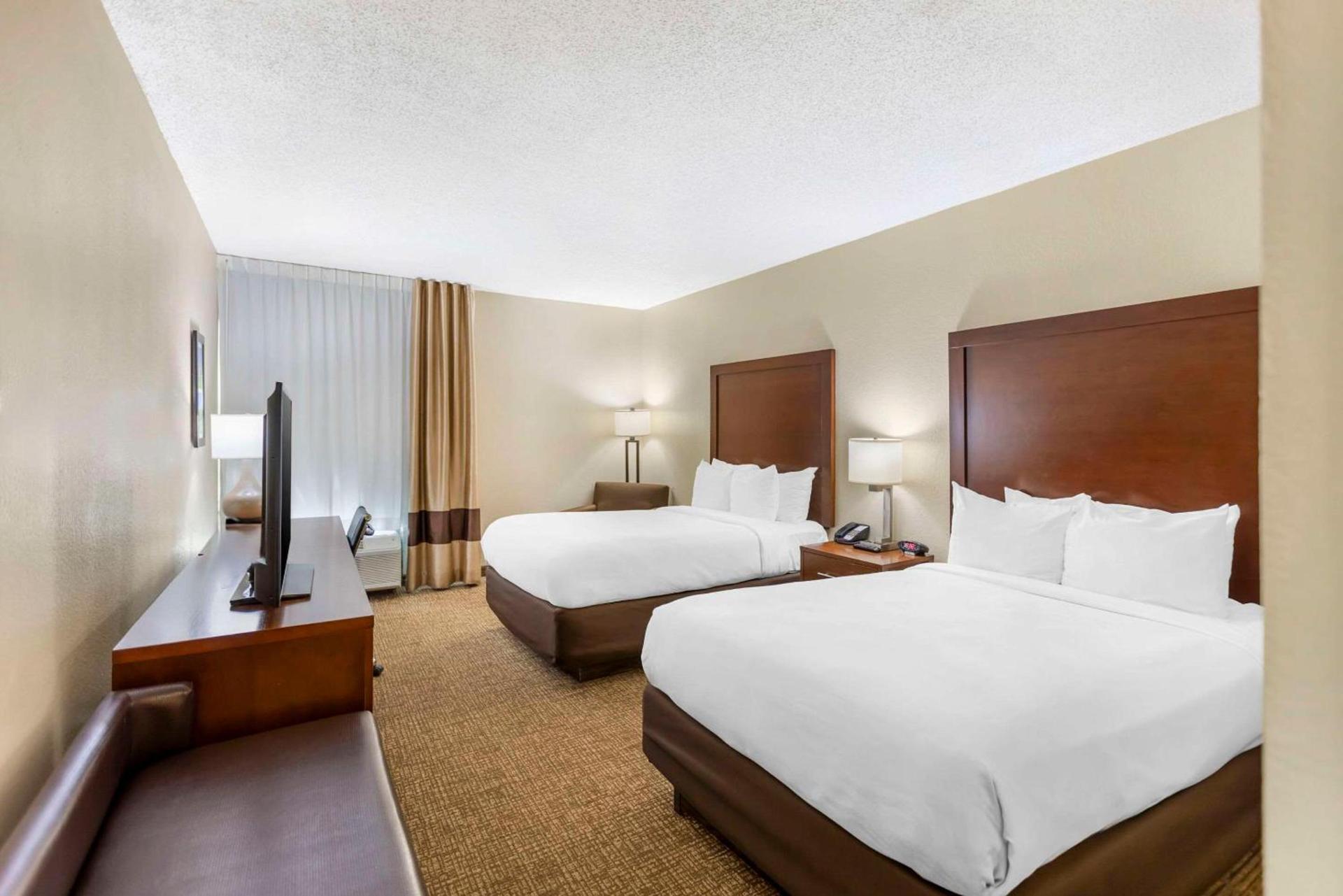 Comfort Inn Meridian - Bonita Lakes photo 20
