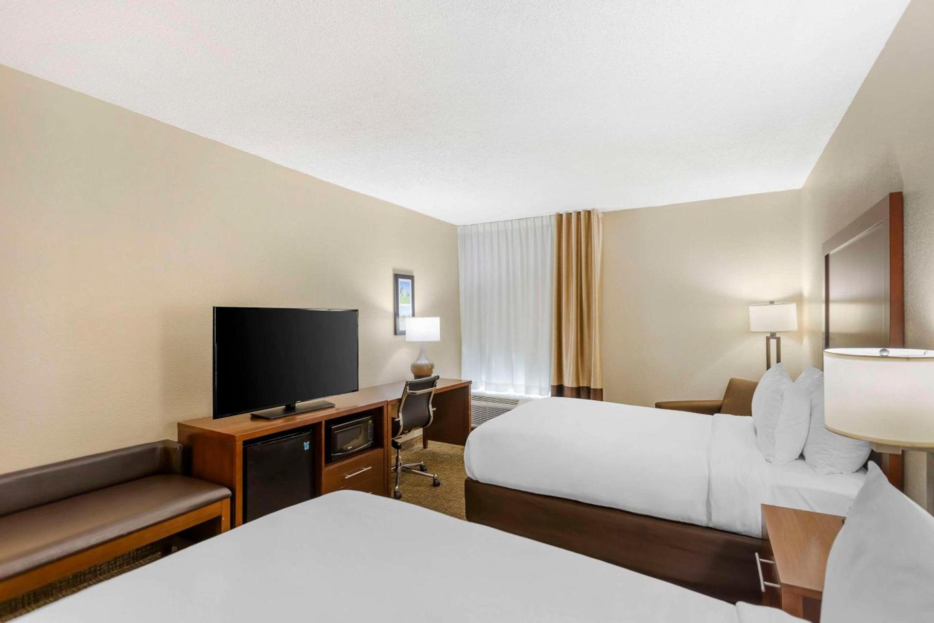 Comfort Inn Meridian - Bonita Lakes photo 22