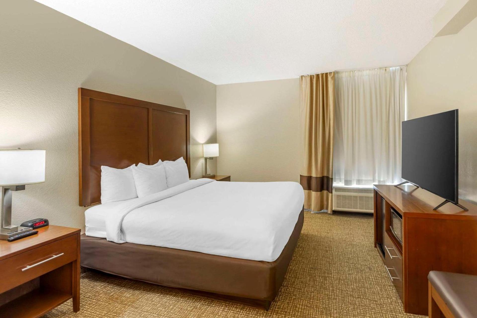 Comfort Inn Meridian - Bonita Lakes photo 24