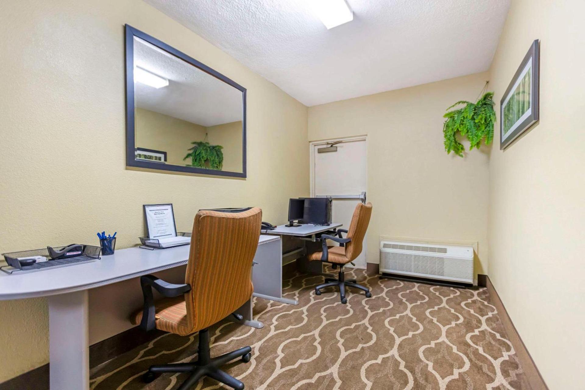 Comfort Inn Meridian - Bonita Lakes photo 28