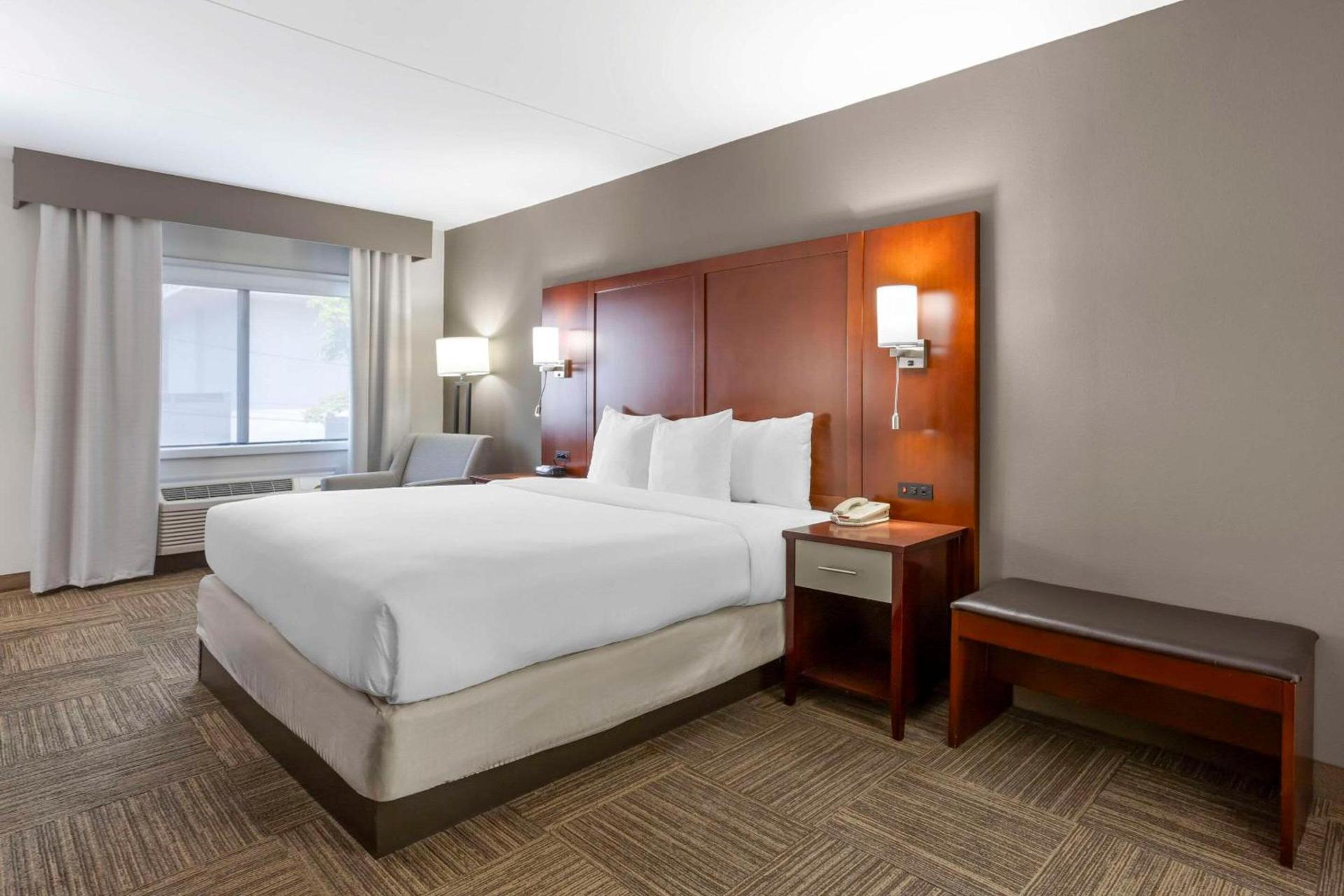Comfort Inn Edgewater on Hudson River photo 5