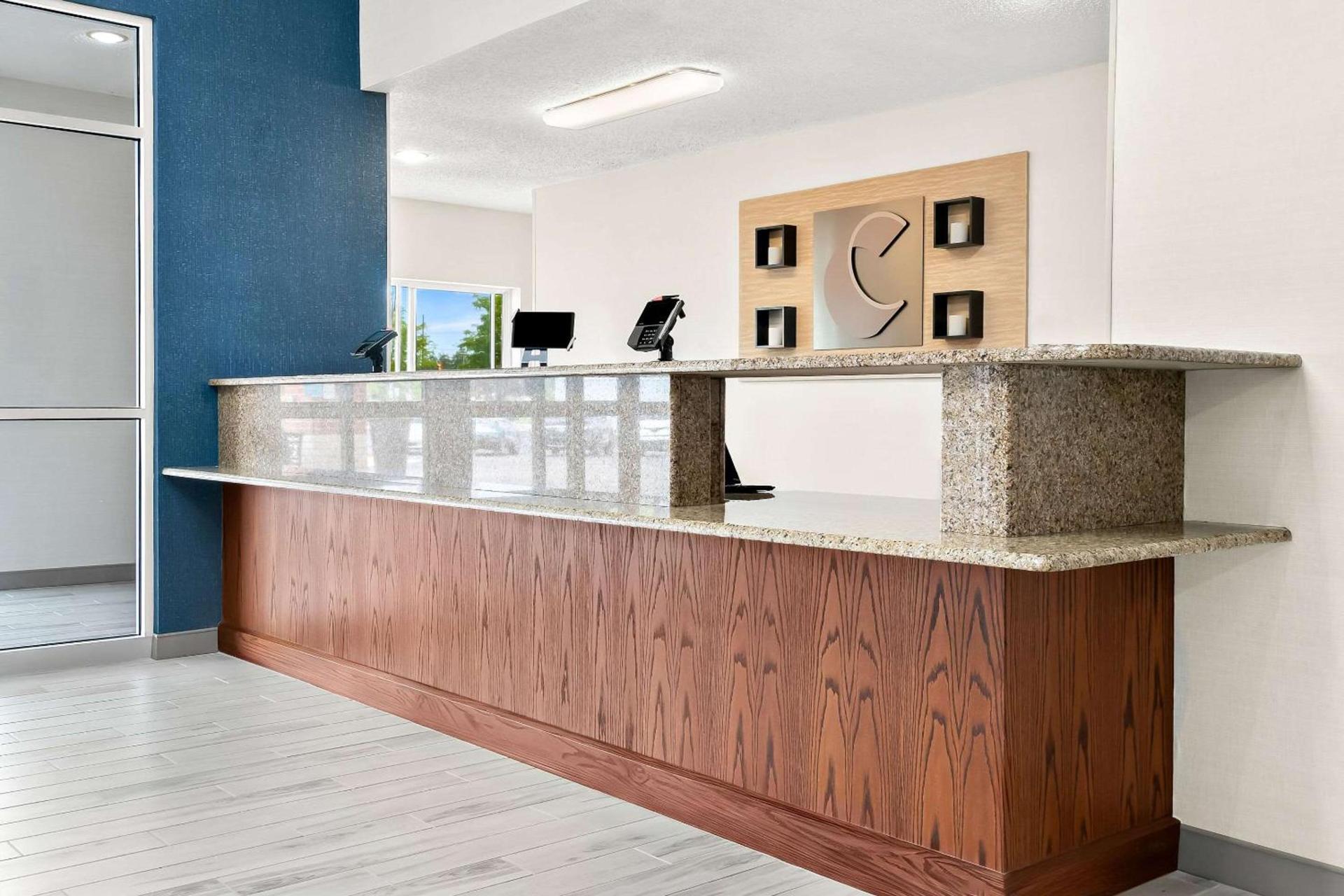 Comfort Suites Southfield-Detroit photo 6