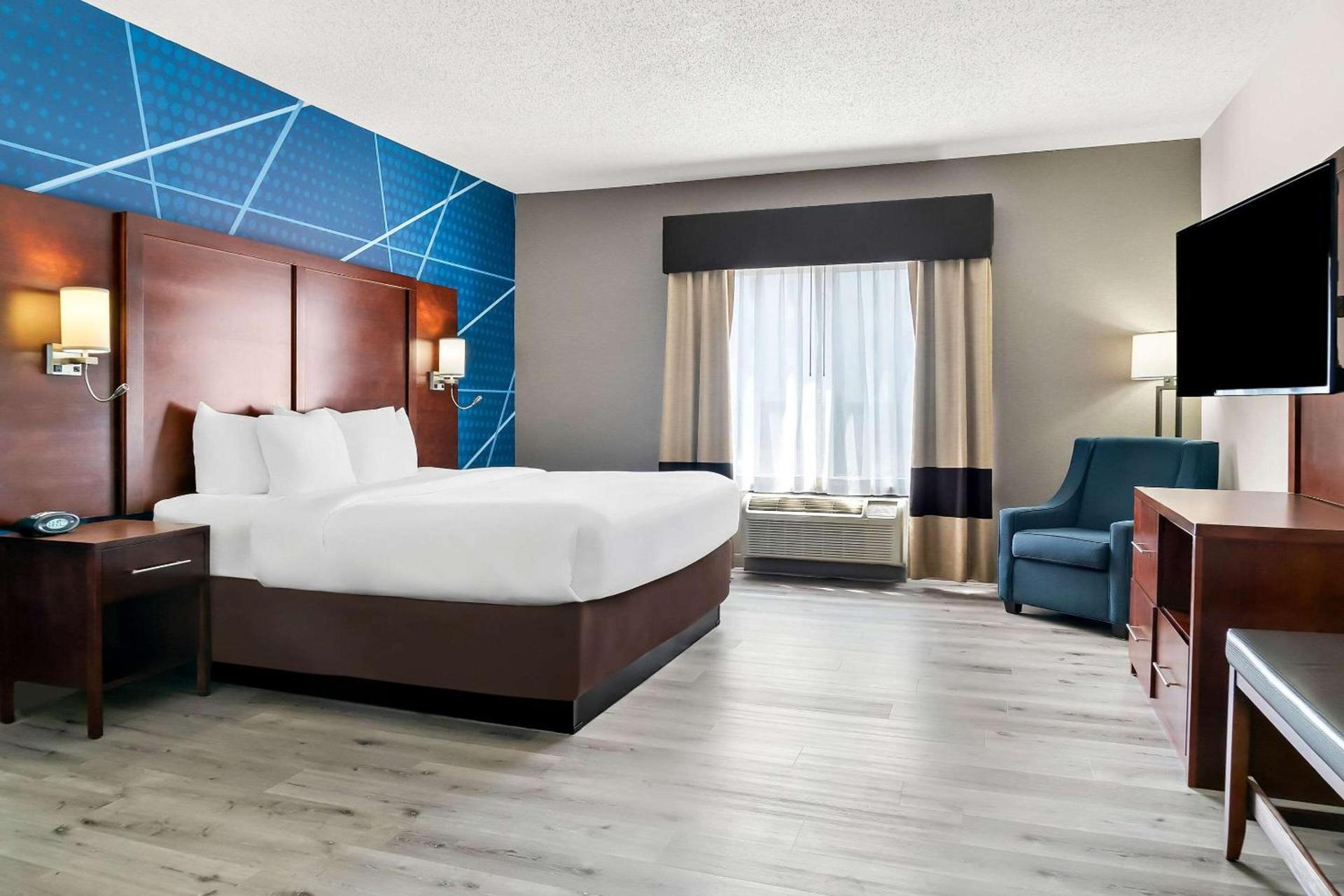 Comfort Suites Southfield-Detroit photo 20