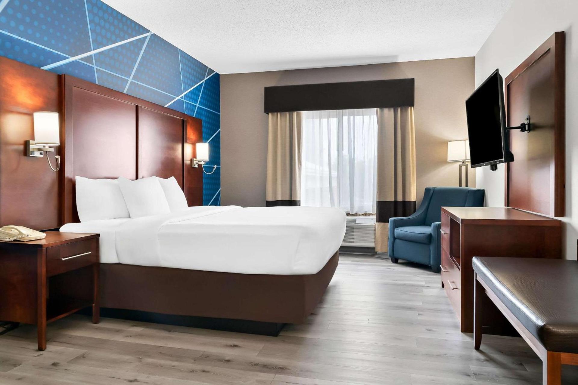 Comfort Suites Southfield-Detroit photo 24