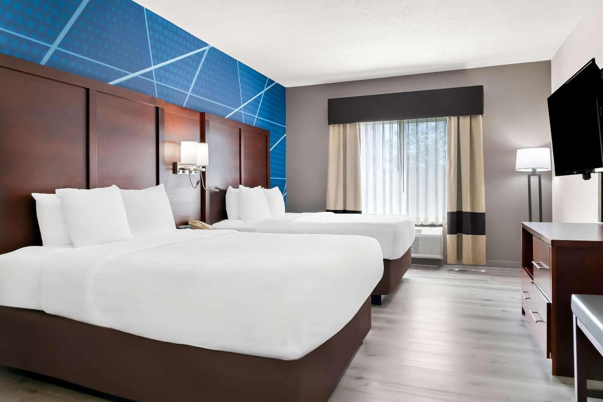 Comfort Suites Southfield-Detroit photo 28