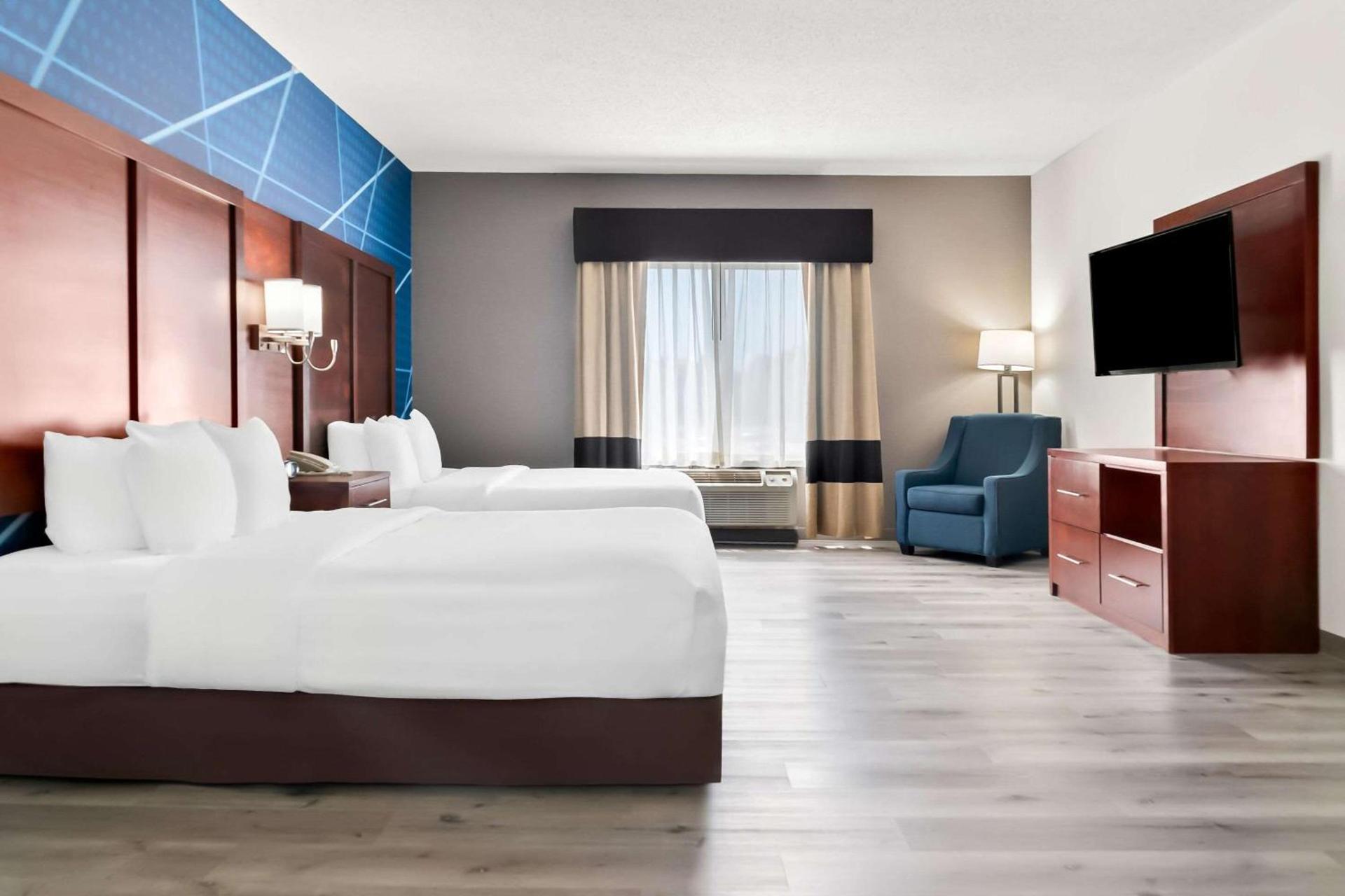 Comfort Suites Southfield-Detroit photo 31