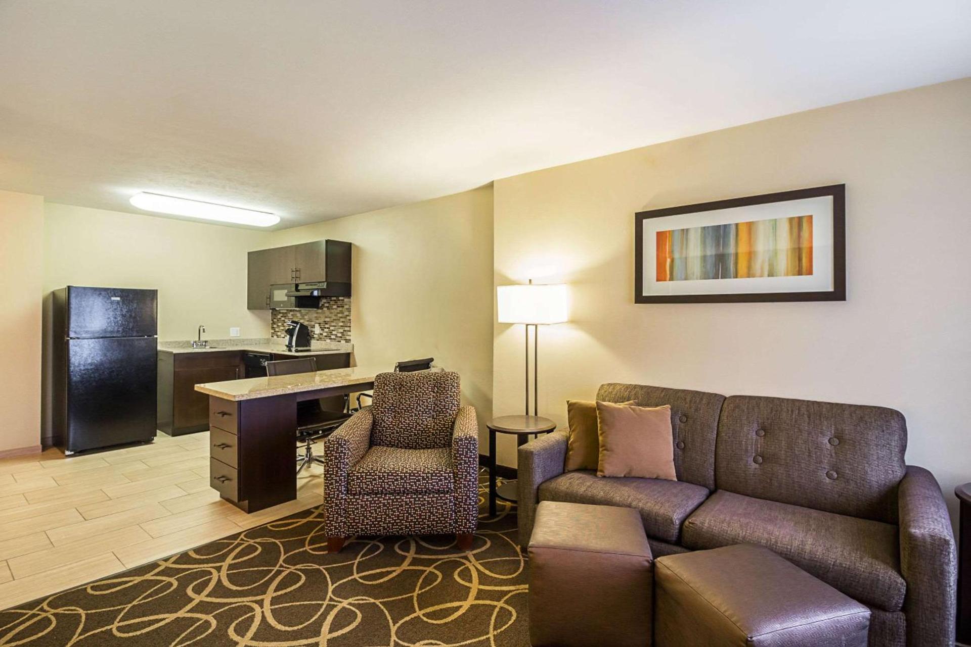 MainStay Suites Fargo - I-94 Medical Center photo 17
