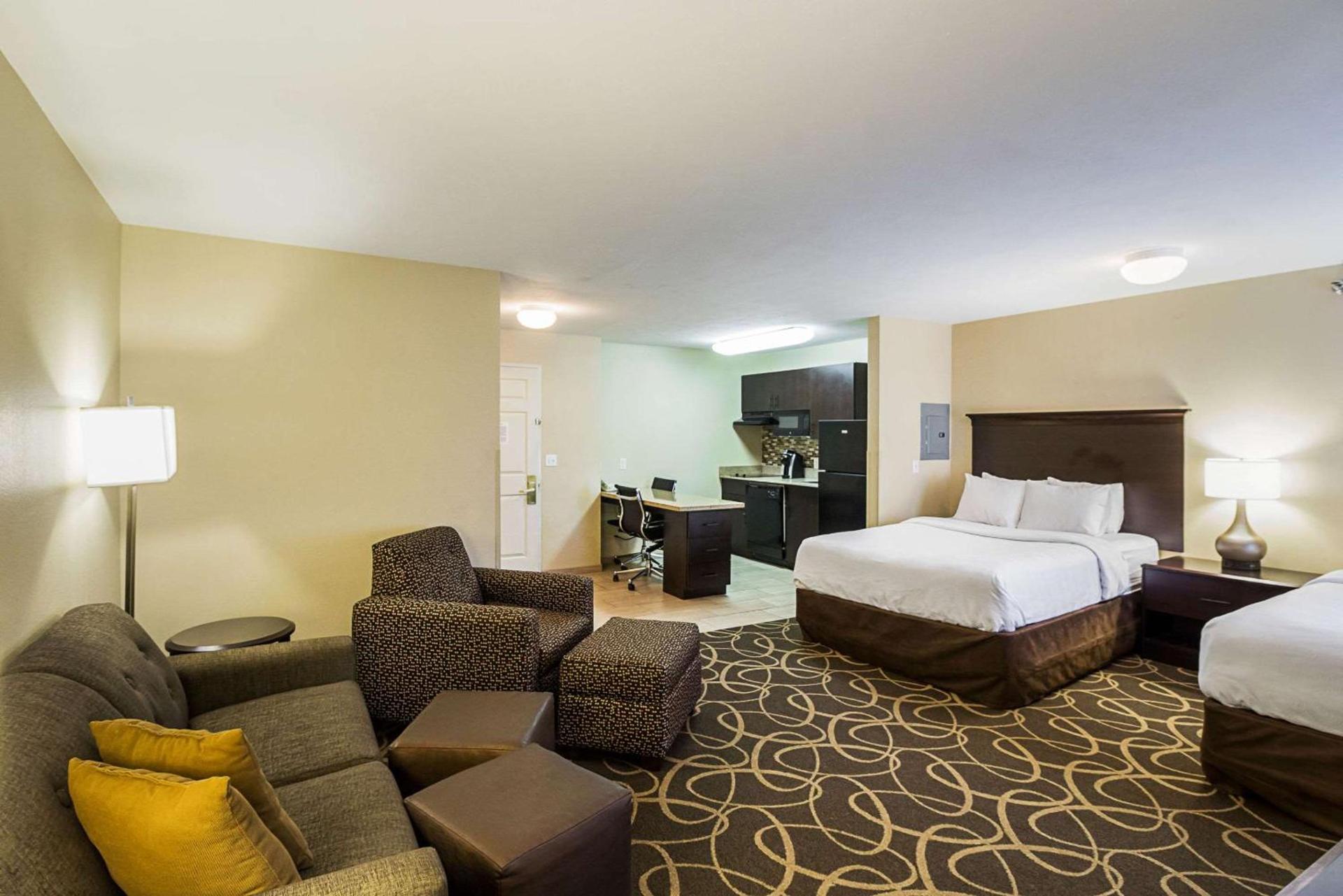 MainStay Suites Fargo - I-94 Medical Center photo 25