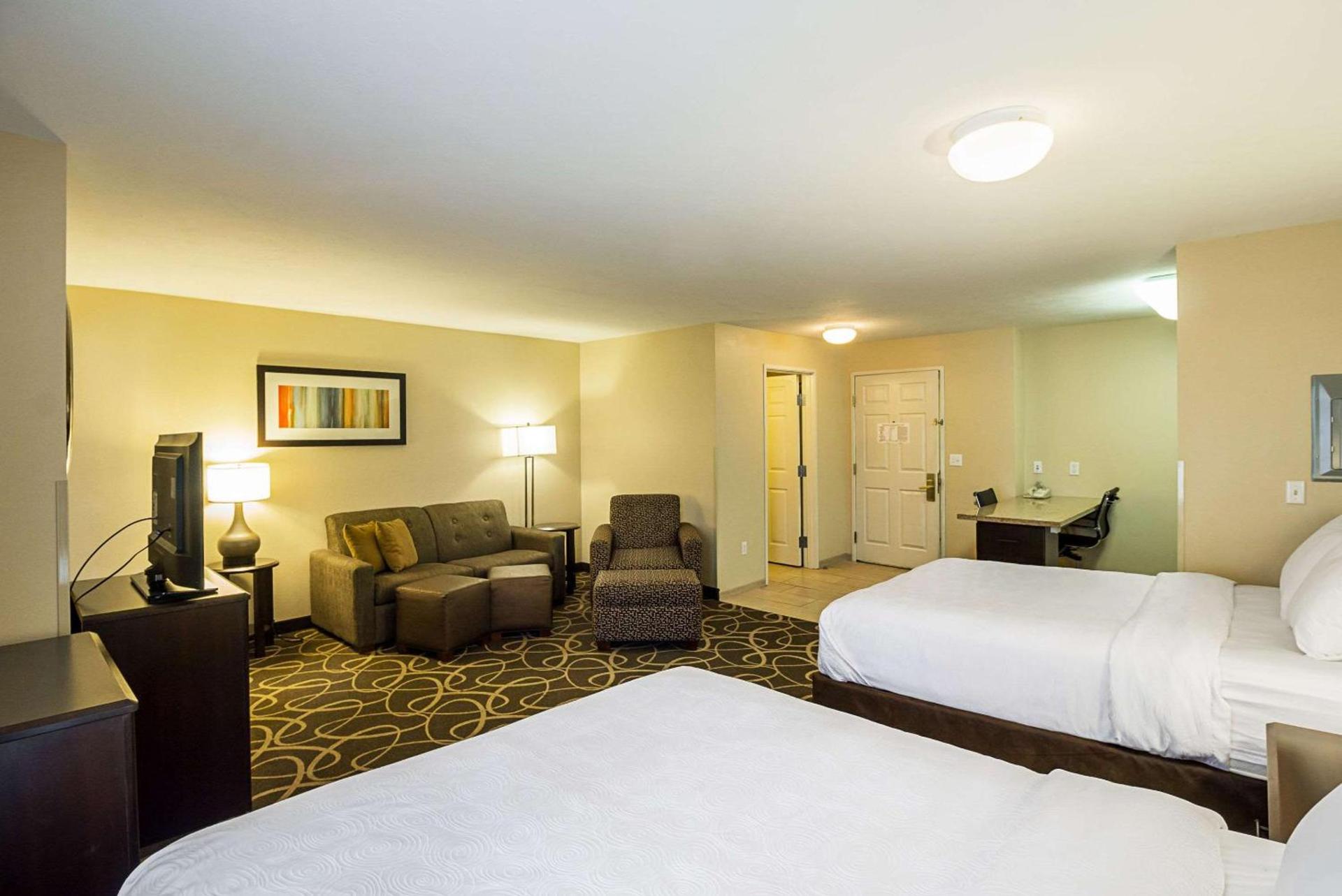 MainStay Suites Fargo - I-94 Medical Center photo 23