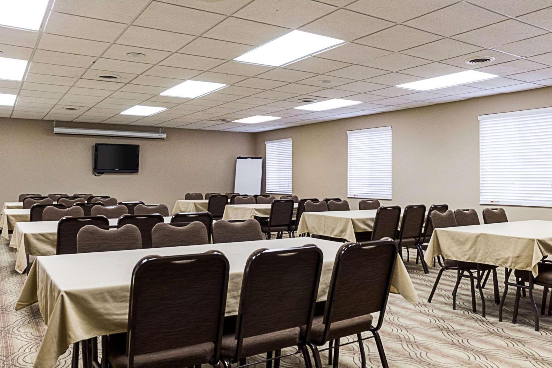 MainStay Suites Fargo - I-94 Medical Center photo 36