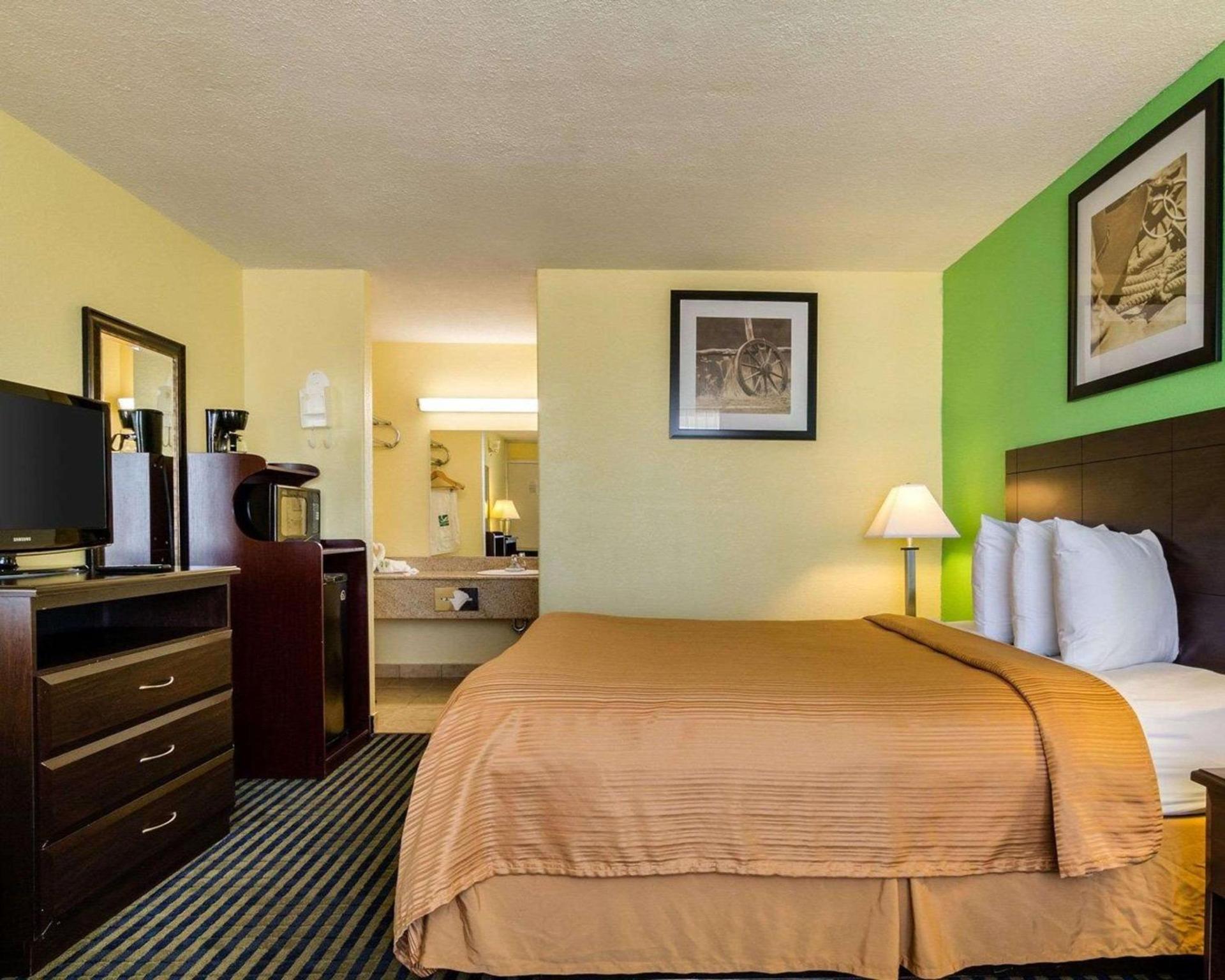 Quality Inn Liberal photo 15