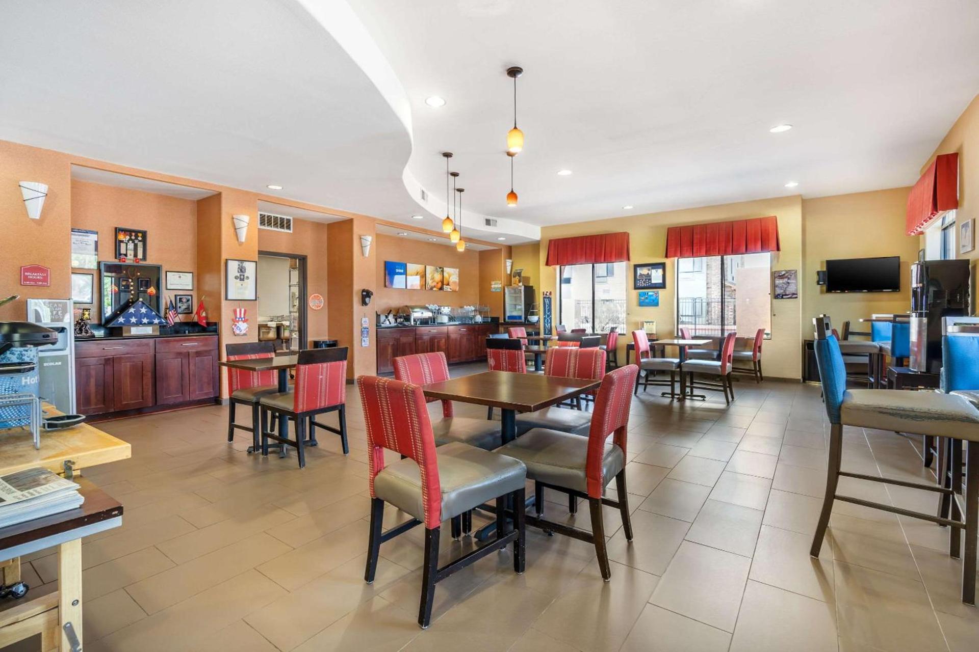 Comfort Suites Gallup East Route 66 and I-40 photo 25